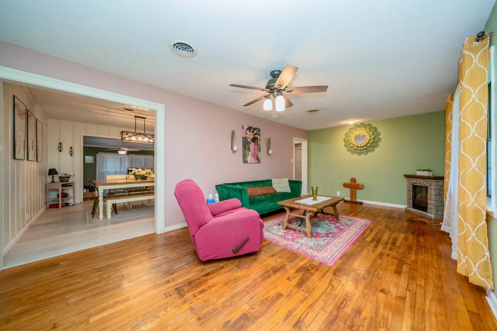 Single Family Residence For Sale in Cherokee County , 141 Cedar Street, Rusk, Texas 75785, 5 Bedroom, 2 Bathroom, 2 Garage spaces, 2,094 Sqft, built in 1960, mls#21218340, Real Estate Agent in Rusk, Homes For Sale in Cherokee county, Homes For Sale in Rusk, Realtor in Rusk Texas, Real Estate Brokerage Independent Realty Texas, Luminita Cordes Realtor