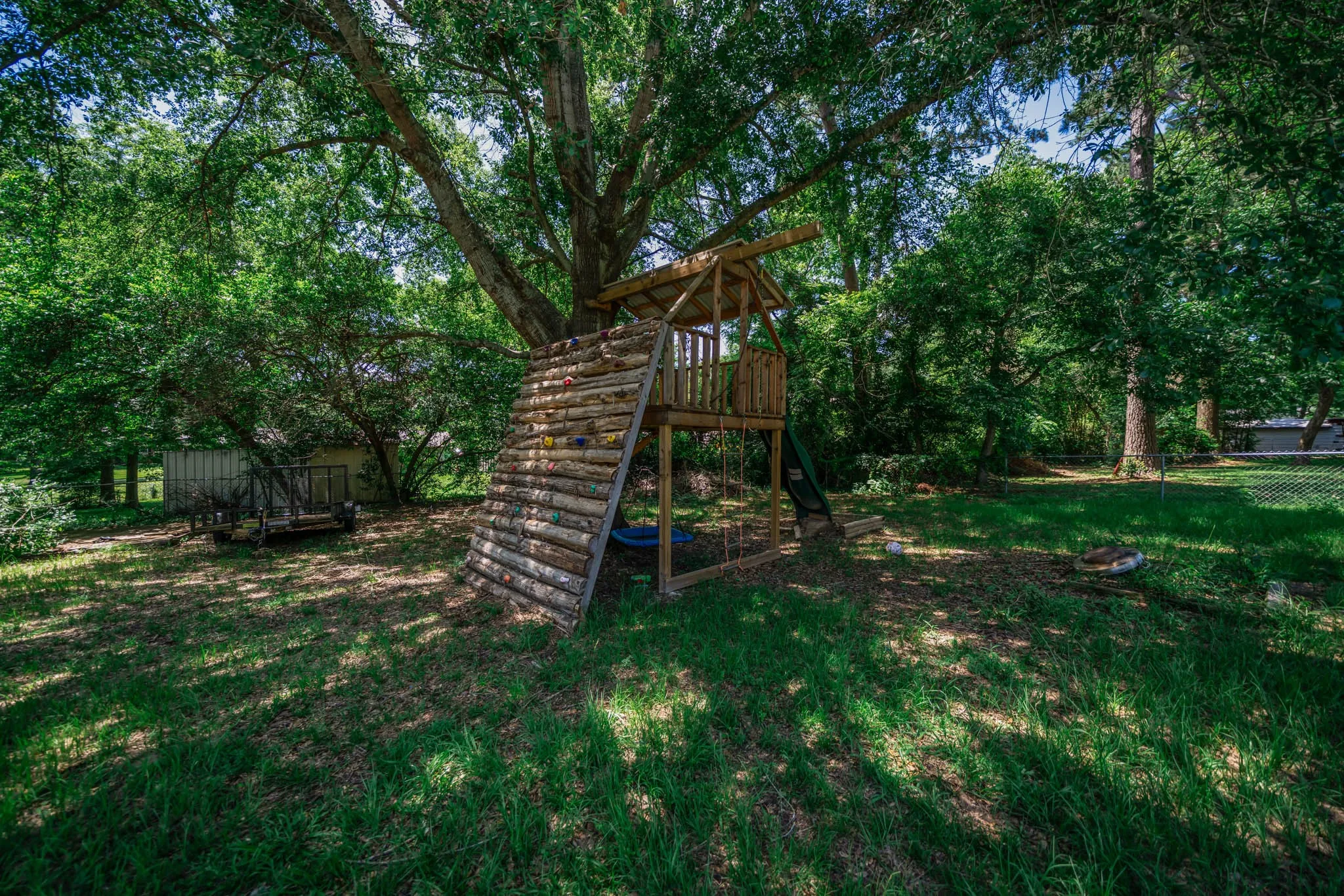 Single Family Residence For Sale in Cherokee County , 141 Cedar Street, Rusk, Texas 75785, 5 Bedroom, 2 Bathroom, 2 Garage spaces, 2,094 Sqft, built in 1960, mls#21218340, Real Estate Agent in Rusk, Homes For Sale in Cherokee county, Homes For Sale in Rusk, Realtor in Rusk Texas, Real Estate Brokerage Independent Realty Texas, Luminita Cordes Realtor