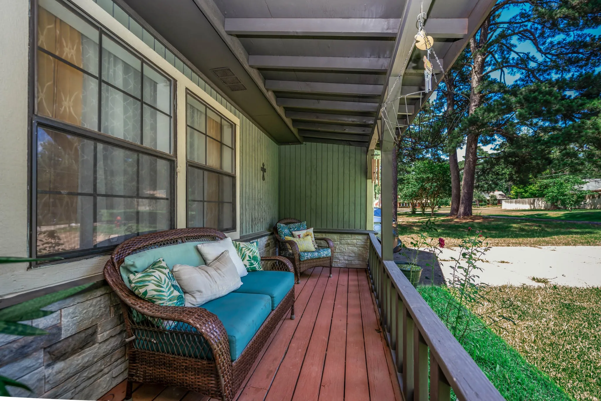 Single Family Residence For Sale in Cherokee County , 141 Cedar Street, Rusk, Texas 75785, 5 Bedroom, 2 Bathroom, 2 Garage spaces, 2,094 Sqft, built in 1960, mls#21218340, Real Estate Agent in Rusk, Homes For Sale in Cherokee county, Homes For Sale in Rusk, Realtor in Rusk Texas, Real Estate Brokerage Independent Realty Texas, Luminita Cordes Realtor