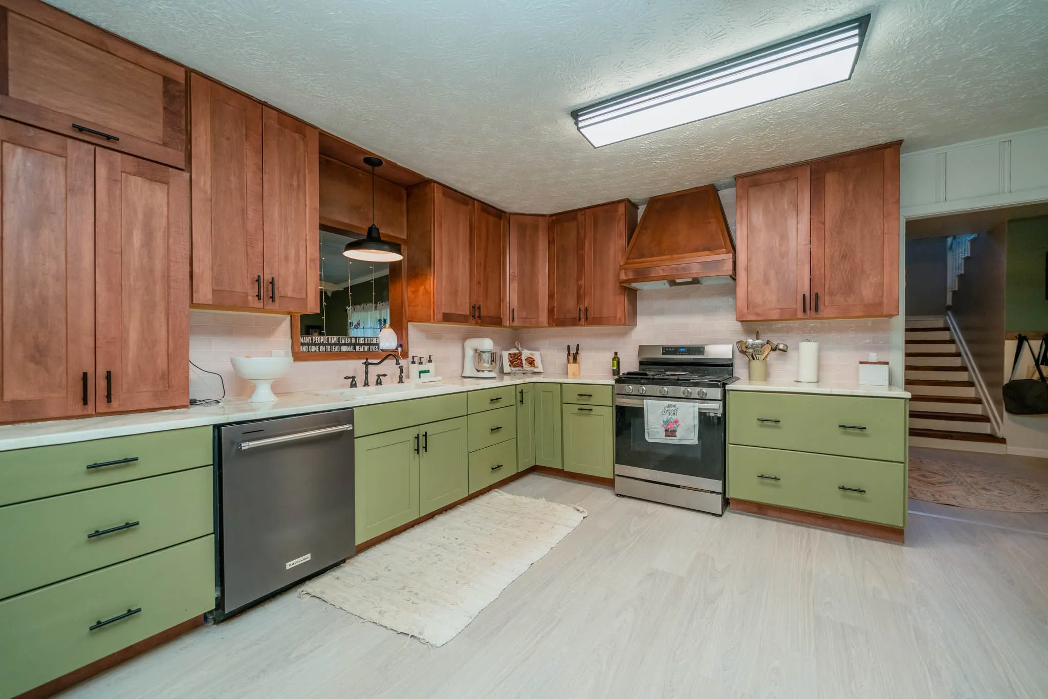 Single Family Residence For Sale in Cherokee County , 141 Cedar Street, Rusk, Texas 75785, 5 Bedroom, 2 Bathroom, 2 Garage spaces, 2,094 Sqft, built in 1960, mls#21218340, Real Estate Agent in Rusk, Homes For Sale in Cherokee county, Homes For Sale in Rusk, Realtor in Rusk Texas, Real Estate Brokerage Independent Realty Texas, Luminita Cordes Realtor