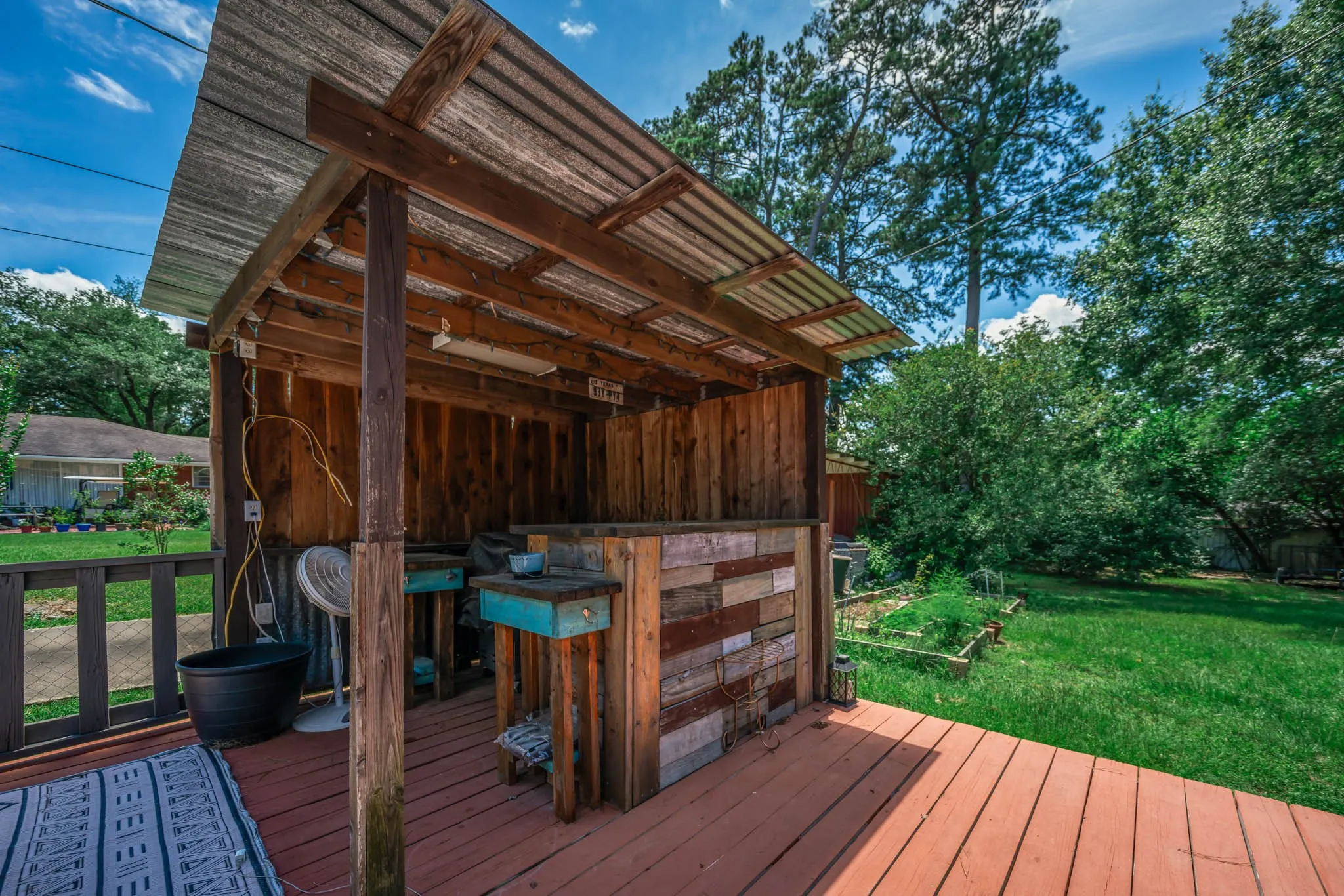 Single Family Residence For Sale in Cherokee County , 141 Cedar Street, Rusk, Texas 75785, 5 Bedroom, 2 Bathroom, 2 Garage spaces, 2,094 Sqft, built in 1960, mls#21218340, Real Estate Agent in Rusk, Homes For Sale in Cherokee county, Homes For Sale in Rusk, Realtor in Rusk Texas, Real Estate Brokerage Independent Realty Texas, Luminita Cordes Realtor