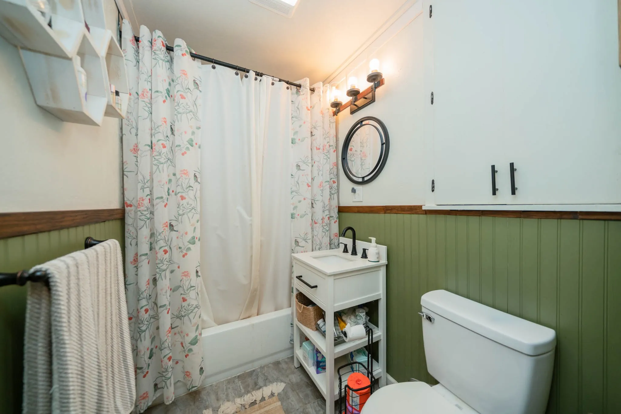 Single Family Residence For Sale in Cherokee County , 141 Cedar Street, Rusk, Texas 75785, 5 Bedroom, 2 Bathroom, 2 Garage spaces, 2,094 Sqft, built in 1960, mls#21218340, Real Estate Agent in Rusk, Homes For Sale in Cherokee county, Homes For Sale in Rusk, Realtor in Rusk Texas, Real Estate Brokerage Independent Realty Texas, Luminita Cordes Realtor