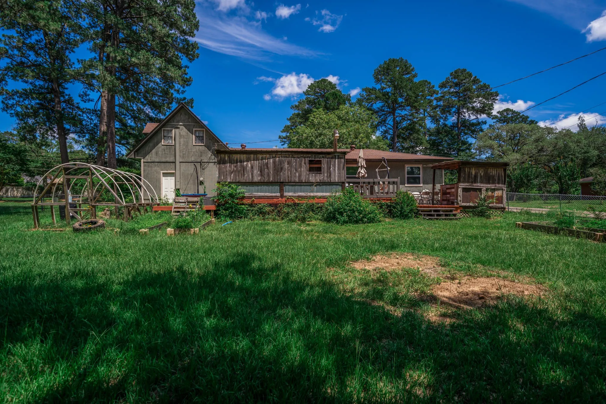 Single Family Residence For Sale in Cherokee County , 141 Cedar Street, Rusk, Texas 75785, 5 Bedroom, 2 Bathroom, 2 Garage spaces, 2,094 Sqft, built in 1960, mls#21218340, Real Estate Agent in Rusk, Homes For Sale in Cherokee county, Homes For Sale in Rusk, Realtor in Rusk Texas, Real Estate Brokerage Independent Realty Texas, Luminita Cordes Realtor