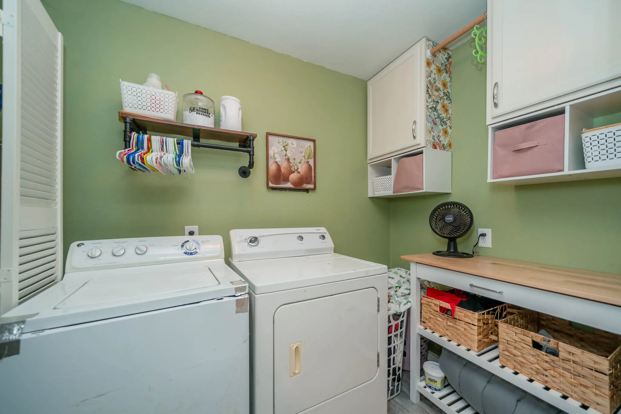 Single Family Residence For Sale in Cherokee County , 141 Cedar Street, Rusk, Texas 75785, 5 Bedroom, 2 Bathroom, 2 Garage spaces, 2,094 Sqft, built in 1960, mls#21218340, Real Estate Agent in Rusk, Homes For Sale in Cherokee county, Homes For Sale in Rusk, Realtor in Rusk Texas, Real Estate Brokerage Independent Realty Texas, Luminita Cordes Realtor