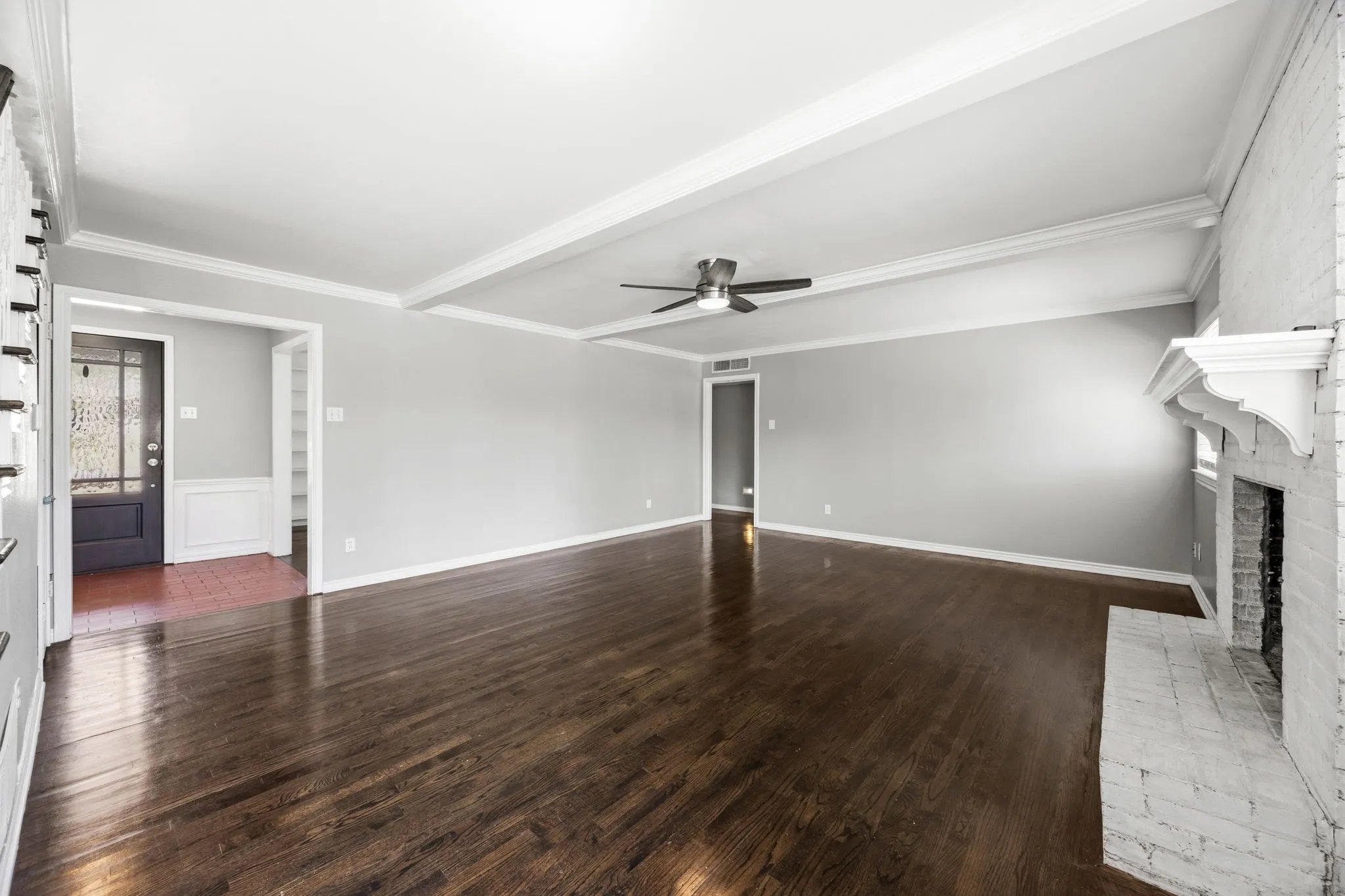 Single Family Residence For Sale in Dallas County , 1636 W Red Bird Lane, Dallas, Texas 75232, 4 Bedroom, 4 Bathroom, 2 Garage spaces, 2,974 Sqft, built in 1959, Preowned, mls#21216626, Real Estate Agent in Dallas, Homes For Sale in Dallas county, Homes For Sale in Dallas, Realtor in Dallas Texas, Real Estate Brokerage Independent Realty Texas, Luminita Cordes Realtor