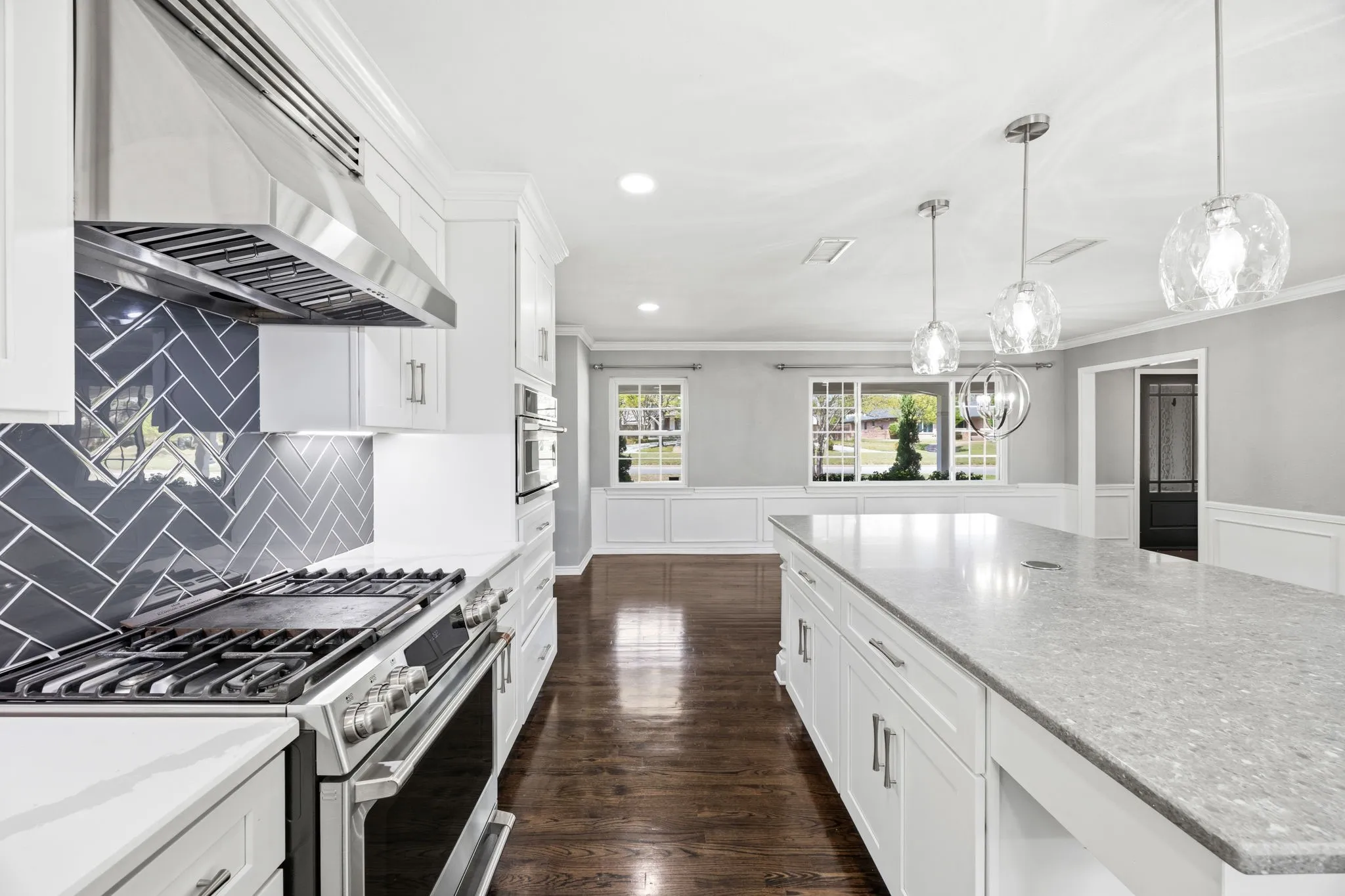 Single Family Residence For Sale in Dallas County , 1636 W Red Bird Lane, Dallas, Texas 75232, 4 Bedroom, 4 Bathroom, 2 Garage spaces, 2,974 Sqft, built in 1959, Preowned, mls#21216626, Real Estate Agent in Dallas, Homes For Sale in Dallas county, Homes For Sale in Dallas, Realtor in Dallas Texas, Real Estate Brokerage Independent Realty Texas, Luminita Cordes Realtor