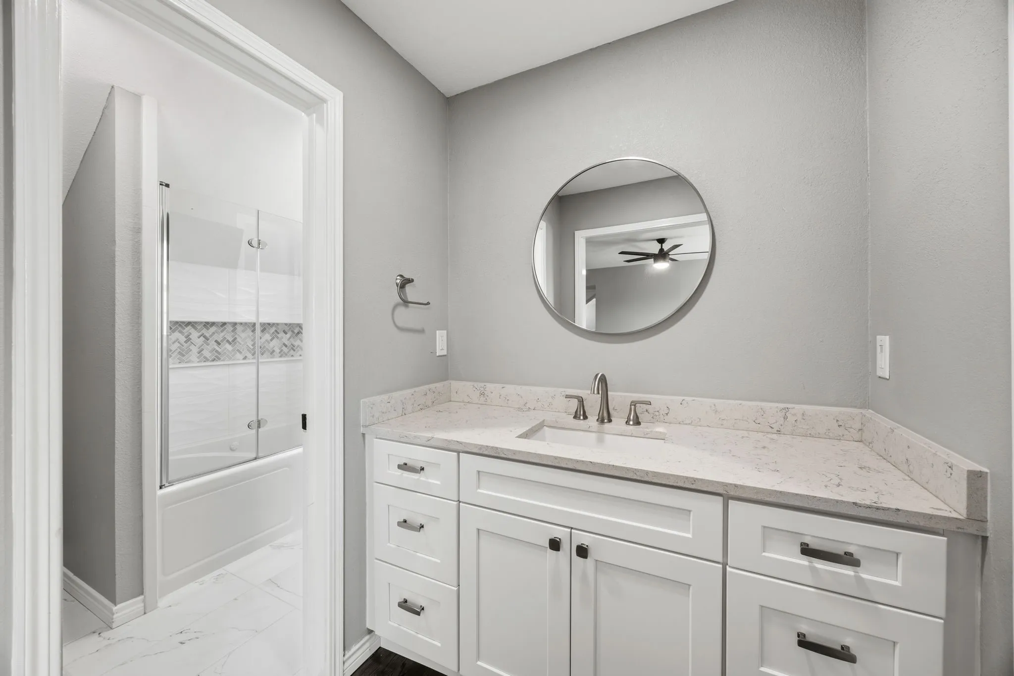 Single Family Residence For Sale in Dallas County , 1636 W Red Bird Lane, Dallas, Texas 75232, 4 Bedroom, 4 Bathroom, 2 Garage spaces, 2,974 Sqft, built in 1959, Preowned, mls#21216626, Real Estate Agent in Dallas, Homes For Sale in Dallas county, Homes For Sale in Dallas, Realtor in Dallas Texas, Real Estate Brokerage Independent Realty Texas, Luminita Cordes Realtor