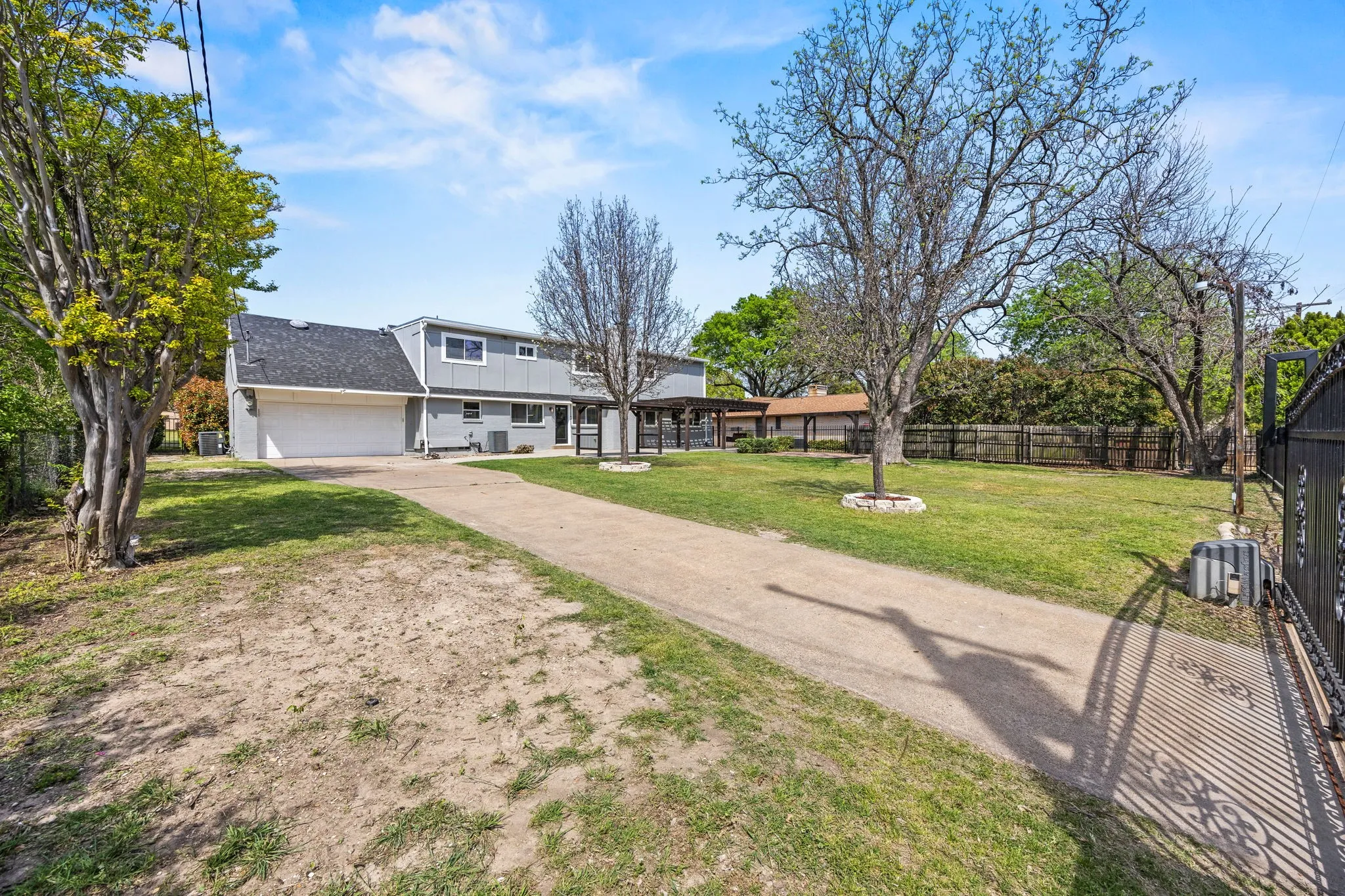 Single Family Residence For Sale in Dallas County , 1636 W Red Bird Lane, Dallas, Texas 75232, 4 Bedroom, 4 Bathroom, 2 Garage spaces, 2,974 Sqft, built in 1959, Preowned, mls#21216626, Real Estate Agent in Dallas, Homes For Sale in Dallas county, Homes For Sale in Dallas, Realtor in Dallas Texas, Real Estate Brokerage Independent Realty Texas, Luminita Cordes Realtor