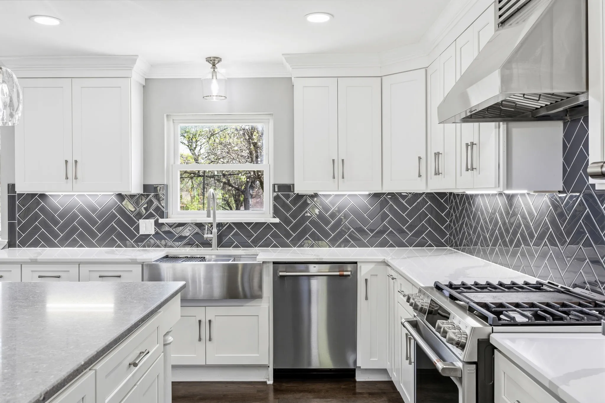 Single Family Residence For Sale in Dallas County , 1636 W Red Bird Lane, Dallas, Texas 75232, 4 Bedroom, 4 Bathroom, 2 Garage spaces, 2,974 Sqft, built in 1959, Preowned, mls#21216626, Real Estate Agent in Dallas, Homes For Sale in Dallas county, Homes For Sale in Dallas, Realtor in Dallas Texas, Real Estate Brokerage Independent Realty Texas, Luminita Cordes Realtor