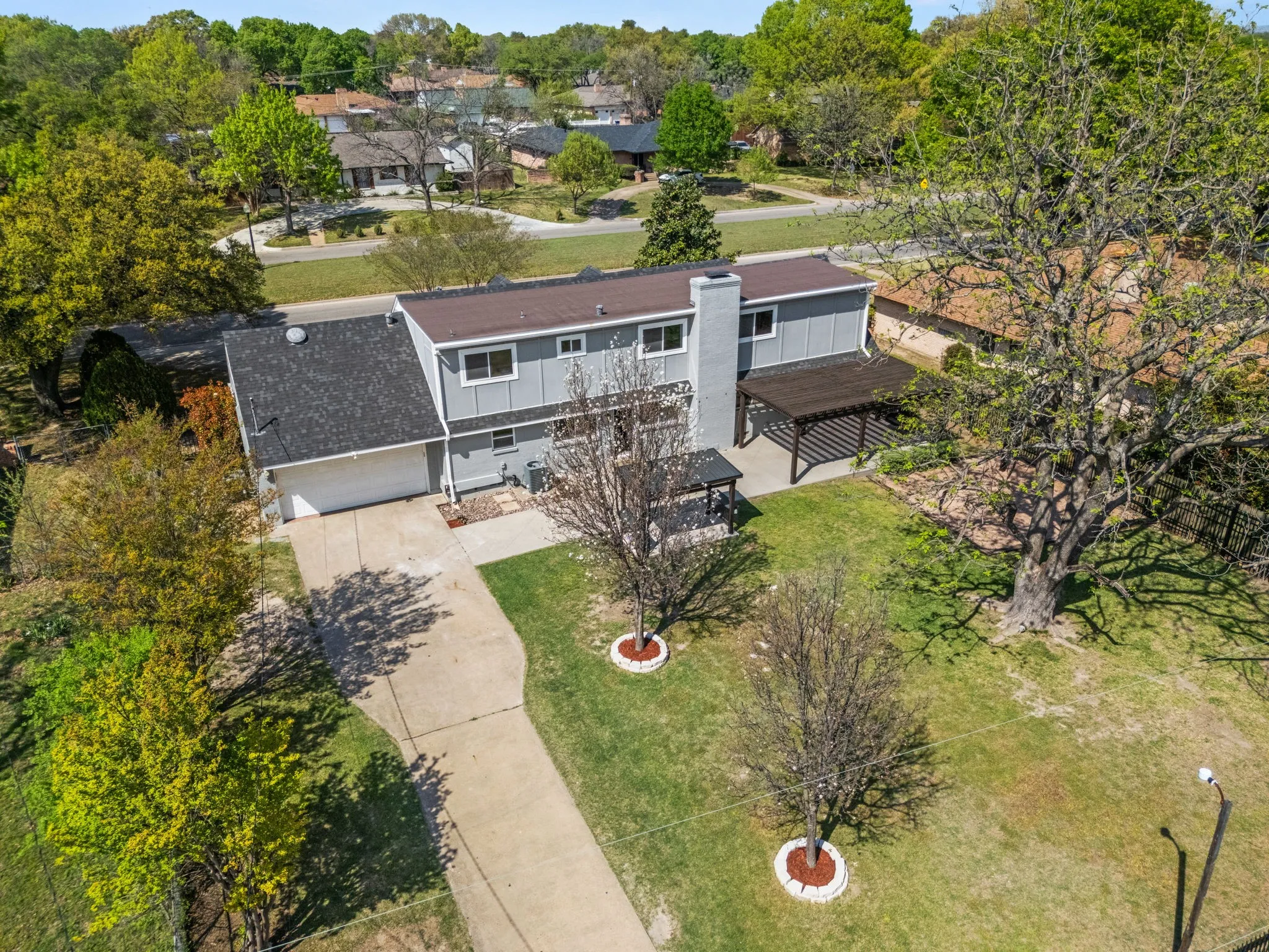 Single Family Residence For Sale in Dallas County , 1636 W Red Bird Lane, Dallas, Texas 75232, 4 Bedroom, 4 Bathroom, 2 Garage spaces, 2,974 Sqft, built in 1959, Preowned, mls#21216626, Real Estate Agent in Dallas, Homes For Sale in Dallas county, Homes For Sale in Dallas, Realtor in Dallas Texas, Real Estate Brokerage Independent Realty Texas, Luminita Cordes Realtor