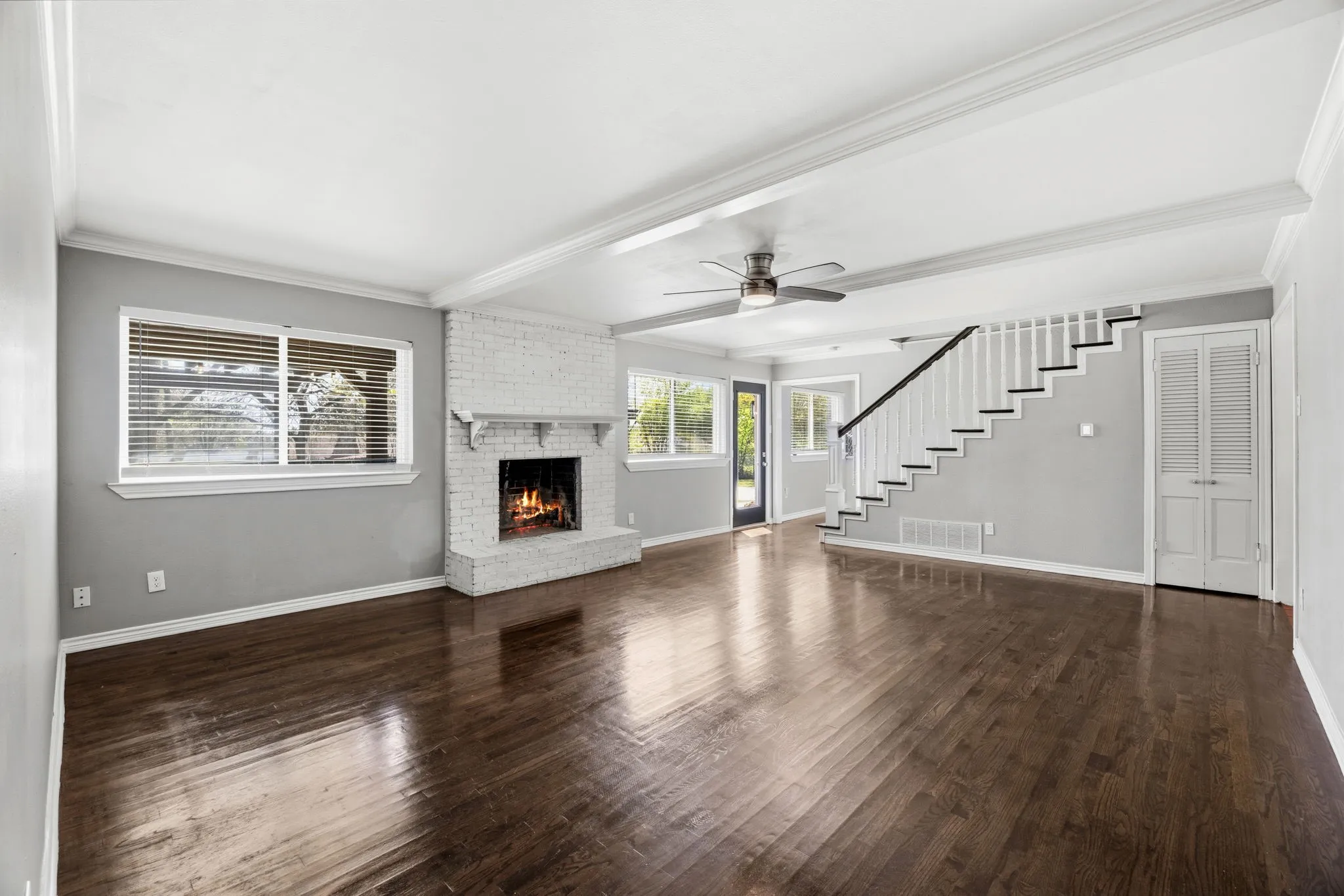 Single Family Residence For Sale in Dallas County , 1636 W Red Bird Lane, Dallas, Texas 75232, 4 Bedroom, 4 Bathroom, 2 Garage spaces, 2,974 Sqft, built in 1959, Preowned, mls#21216626, Real Estate Agent in Dallas, Homes For Sale in Dallas county, Homes For Sale in Dallas, Realtor in Dallas Texas, Real Estate Brokerage Independent Realty Texas, Luminita Cordes Realtor