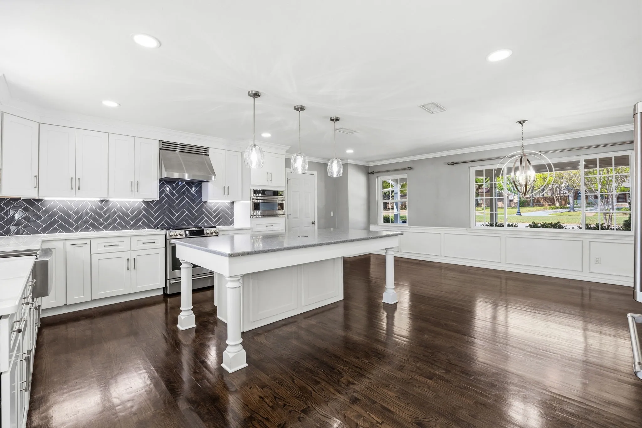 Single Family Residence For Sale in Dallas County , 1636 W Red Bird Lane, Dallas, Texas 75232, 4 Bedroom, 4 Bathroom, 2 Garage spaces, 2,974 Sqft, built in 1959, Preowned, mls#21216626, Real Estate Agent in Dallas, Homes For Sale in Dallas county, Homes For Sale in Dallas, Realtor in Dallas Texas, Real Estate Brokerage Independent Realty Texas, Luminita Cordes Realtor