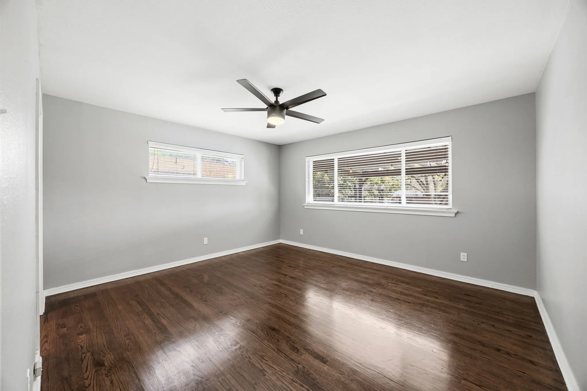Single Family Residence For Sale in Dallas County , 1636 W Red Bird Lane, Dallas, Texas 75232, 4 Bedroom, 4 Bathroom, 2 Garage spaces, 2,974 Sqft, built in 1959, Preowned, mls#21216626, Real Estate Agent in Dallas, Homes For Sale in Dallas county, Homes For Sale in Dallas, Realtor in Dallas Texas, Real Estate Brokerage Independent Realty Texas, Luminita Cordes Realtor