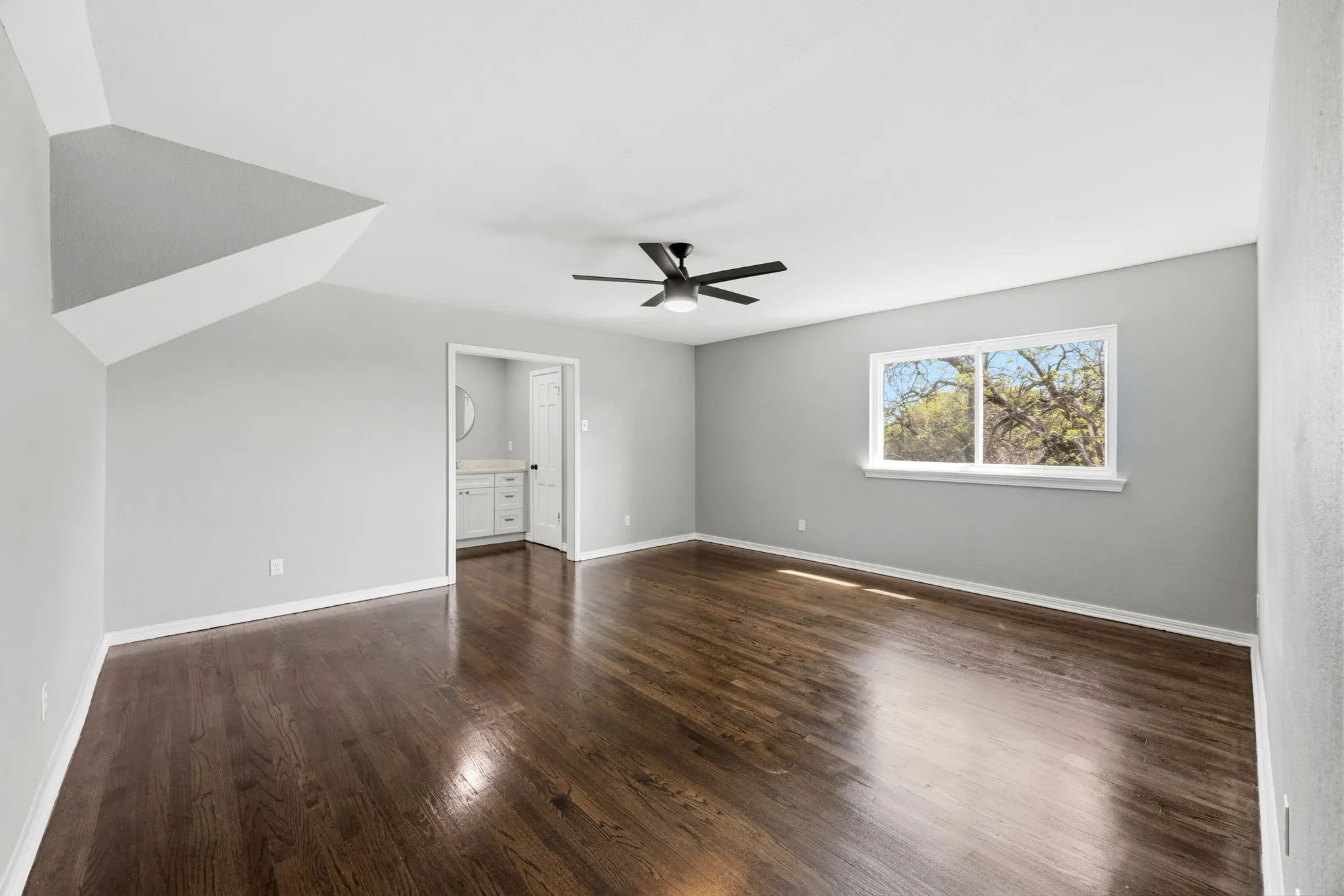 Single Family Residence For Sale in Dallas County , 1636 W Red Bird Lane, Dallas, Texas 75232, 4 Bedroom, 4 Bathroom, 2 Garage spaces, 2,974 Sqft, built in 1959, Preowned, mls#21216626, Real Estate Agent in Dallas, Homes For Sale in Dallas county, Homes For Sale in Dallas, Realtor in Dallas Texas, Real Estate Brokerage Independent Realty Texas, Luminita Cordes Realtor