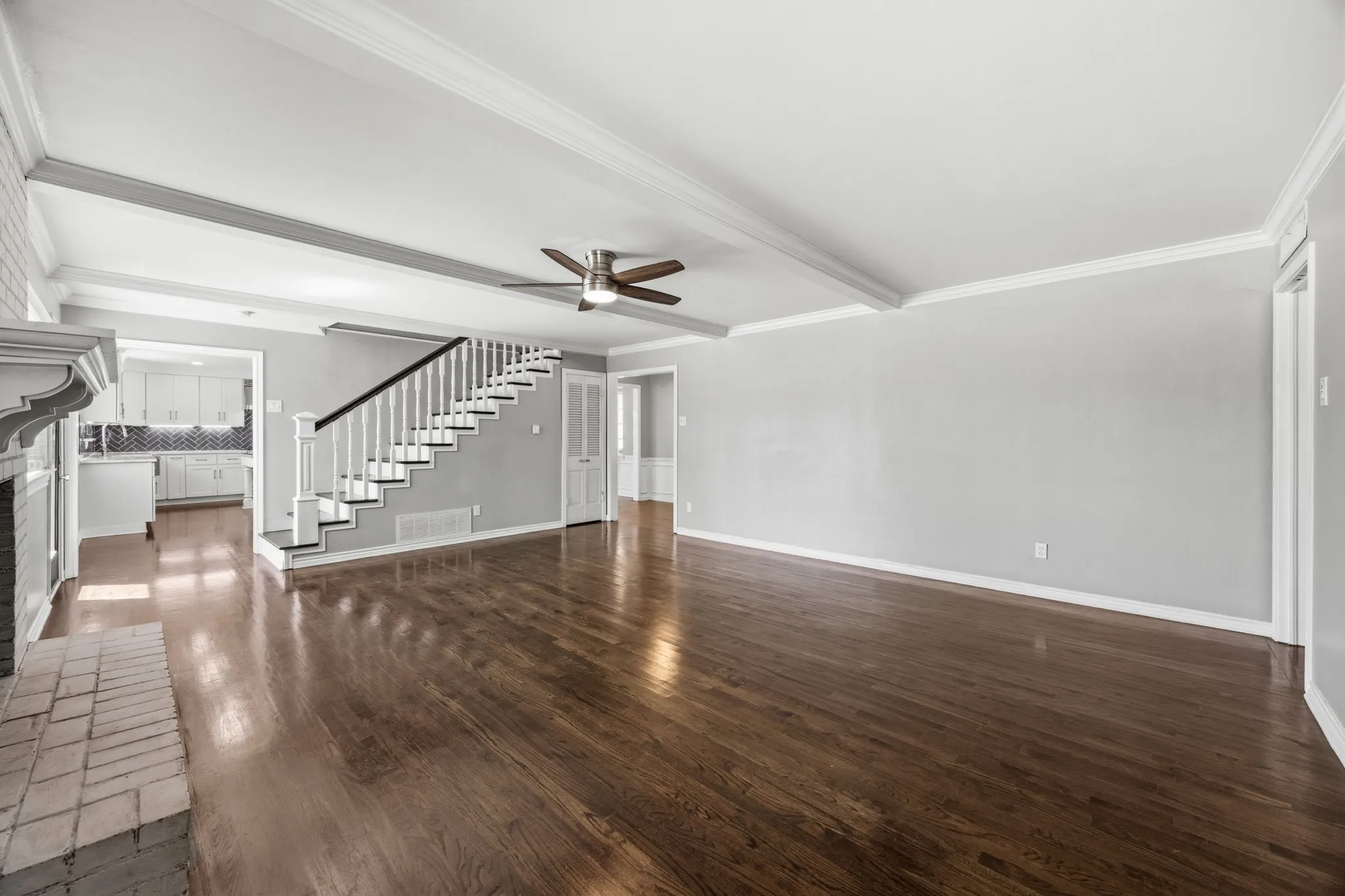 Single Family Residence For Sale in Dallas County , 1636 W Red Bird Lane, Dallas, Texas 75232, 4 Bedroom, 4 Bathroom, 2 Garage spaces, 2,974 Sqft, built in 1959, Preowned, mls#21216626, Real Estate Agent in Dallas, Homes For Sale in Dallas county, Homes For Sale in Dallas, Realtor in Dallas Texas, Real Estate Brokerage Independent Realty Texas, Luminita Cordes Realtor
