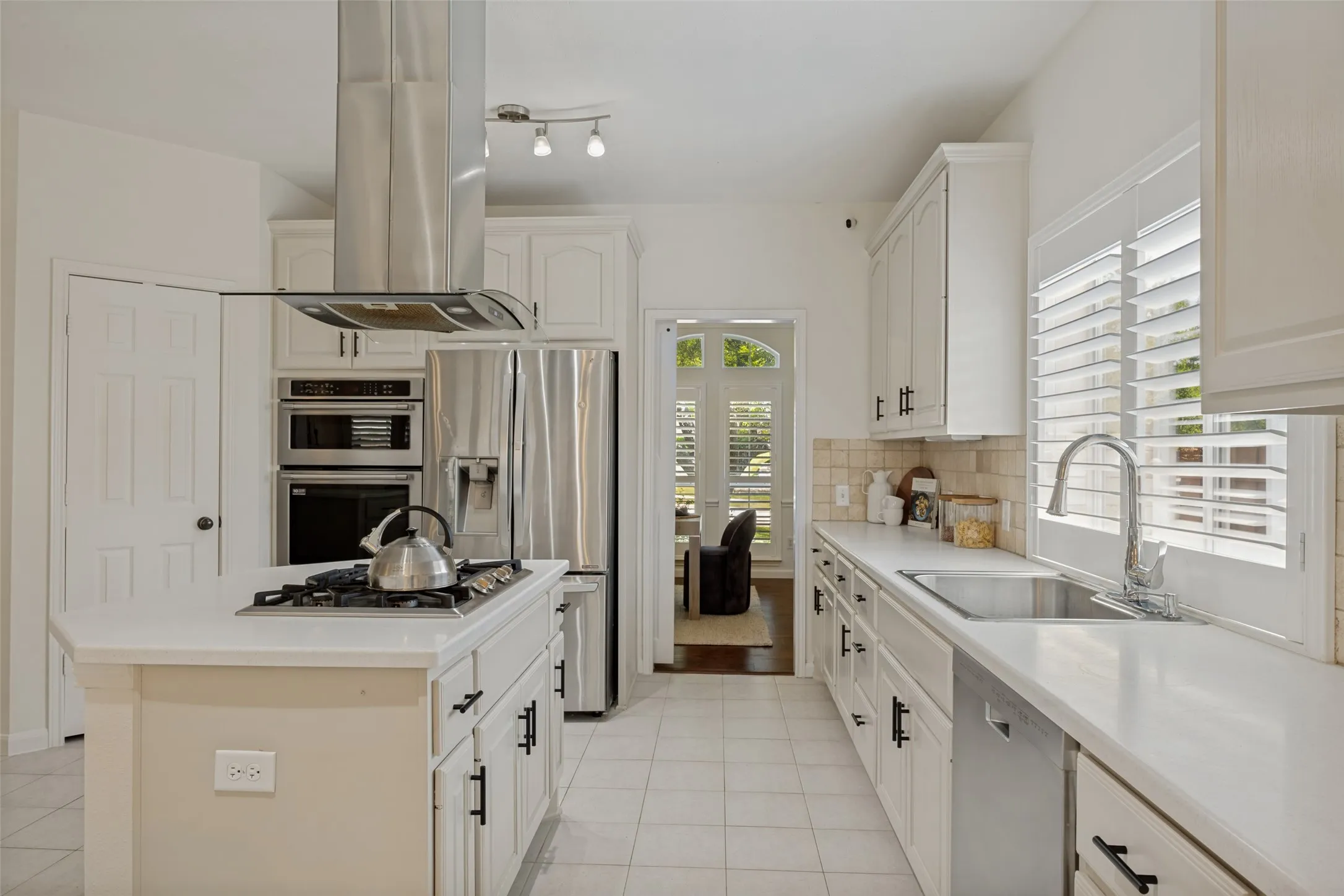 Single Family Residence For Sale in Collin County , 4405 Courtney Lane, Richardson, Texas 75082, 5 Bedroom, 4 Bathroom, 3 Garage spaces, 3,644 Sqft, built in 1996, mls#21215436, Real Estate Agent in Richardson, Homes For Sale in Collin county, Homes For Sale in Richardson, Realtor in Richardson Texas, Real Estate Brokerage Independent Realty Texas, Luminita Cordes Realtor