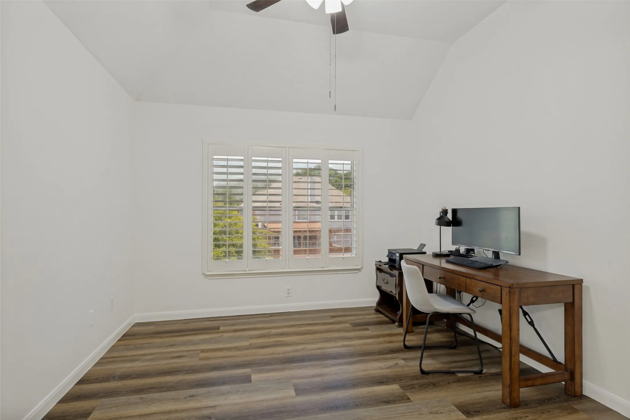 Single Family Residence For Sale in Collin County , 4405 Courtney Lane, Richardson, Texas 75082, 5 Bedroom, 4 Bathroom, 3 Garage spaces, 3,644 Sqft, built in 1996, mls#21215436, Real Estate Agent in Richardson, Homes For Sale in Collin county, Homes For Sale in Richardson, Realtor in Richardson Texas, Real Estate Brokerage Independent Realty Texas, Luminita Cordes Realtor