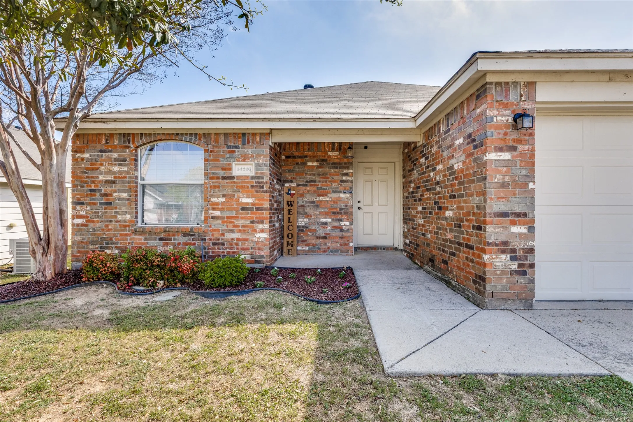 Single Family Residence For Sale in Tarrant County , 14216 Tijuana Trail, Fort Worth, Texas 76052, 3 Bedrooms, 2 Bathrooms, 2 Garage spaces, 1,662 Sqft, built in 2006, Price $270,000, mls#21218326, Real Estate Agent in Fort Worth, Homes For Sale in Tarrant county, Homes For Sale in Fort Worth, Realtor in Fort Worth Texas, Real Estate Brokerage Independent Realty Texas, Luminita Cordes Realtor