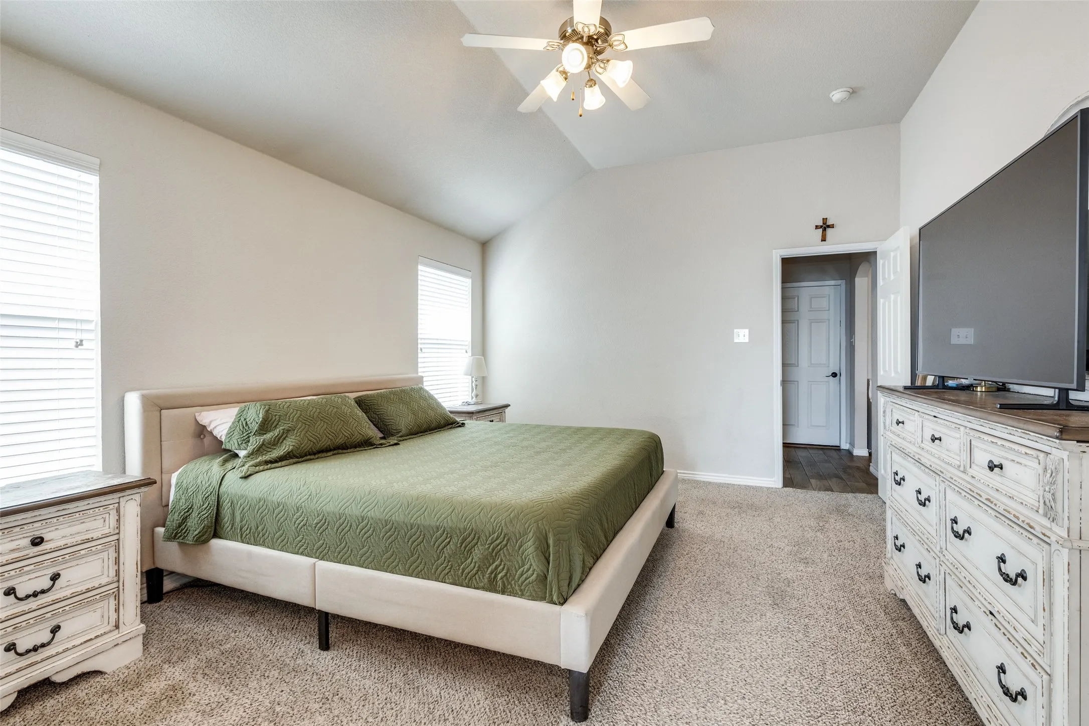 Single Family Residence For Sale in Tarrant County , 14216 Tijuana Trail, Fort Worth, Texas 76052, 3 Bedrooms, 2 Bathrooms, 2 Garage spaces, 1,662 Sqft, built in 2006, Price $270,000, mls#21218326, Real Estate Agent in Fort Worth, Homes For Sale in Tarrant county, Homes For Sale in Fort Worth, Realtor in Fort Worth Texas, Real Estate Brokerage Independent Realty Texas, Luminita Cordes Realtor