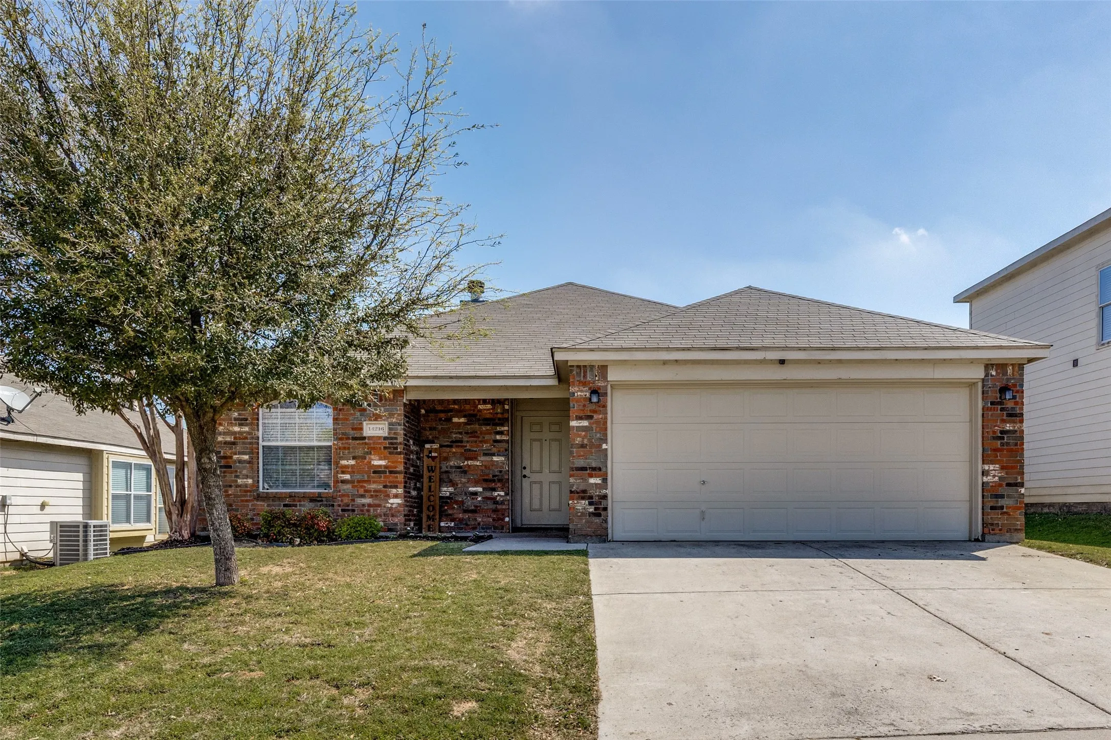 Single Family Residence For Sale in Tarrant County , 14216 Tijuana Trail, Fort Worth, Texas 76052, 3 Bedrooms, 2 Bathrooms, 2 Garage spaces, 1,662 Sqft, built in 2006, Price $270,000, mls#21218326, Real Estate Agent in Fort Worth, Homes For Sale in Tarrant county, Homes For Sale in Fort Worth, Realtor in Fort Worth Texas, Real Estate Brokerage Independent Realty Texas, Luminita Cordes Realtor