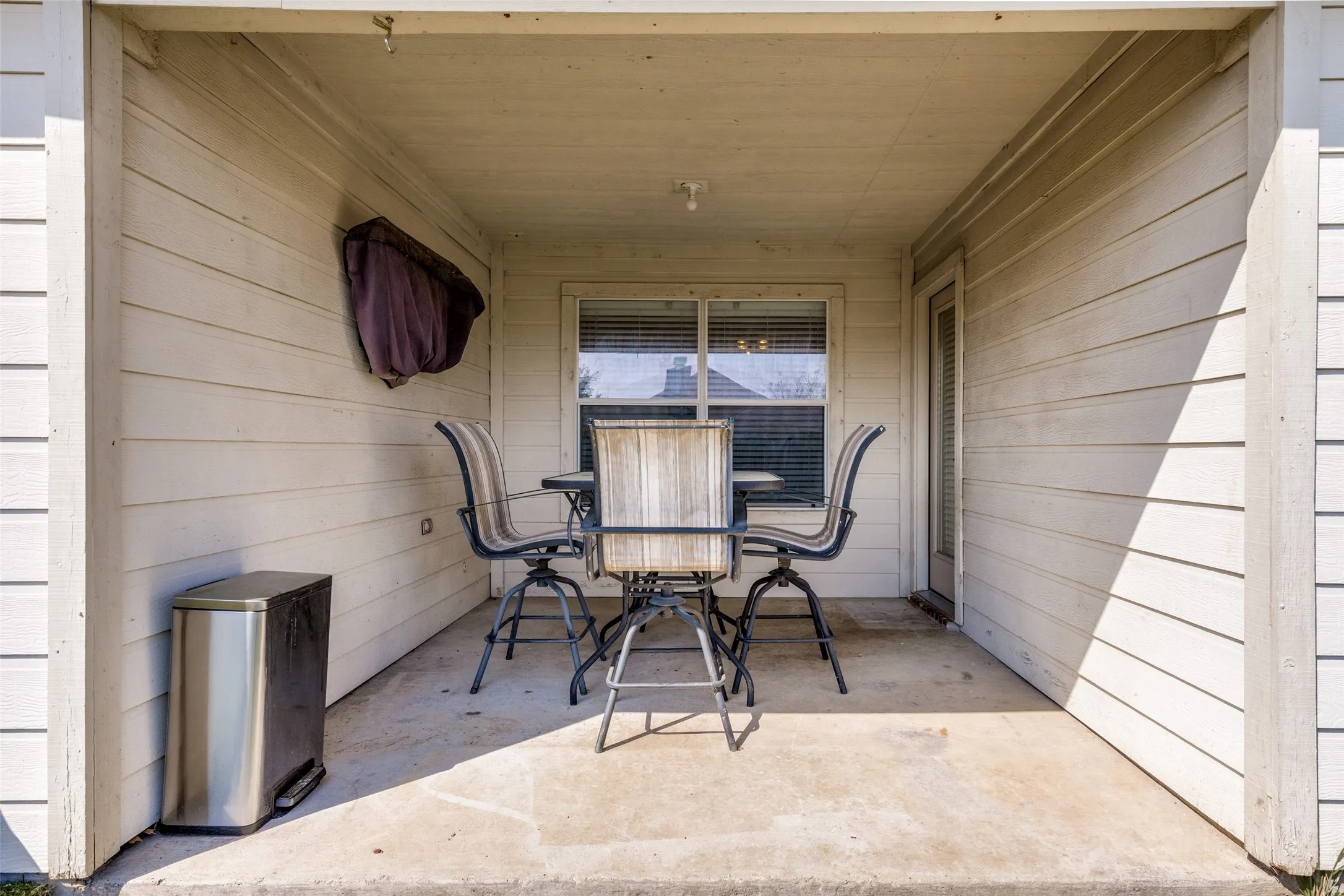 Single Family Residence For Sale in Tarrant County , 14216 Tijuana Trail, Fort Worth, Texas 76052, 3 Bedrooms, 2 Bathrooms, 2 Garage spaces, 1,662 Sqft, built in 2006, Price $270,000, mls#21218326, Real Estate Agent in Fort Worth, Homes For Sale in Tarrant county, Homes For Sale in Fort Worth, Realtor in Fort Worth Texas, Real Estate Brokerage Independent Realty Texas, Luminita Cordes Realtor