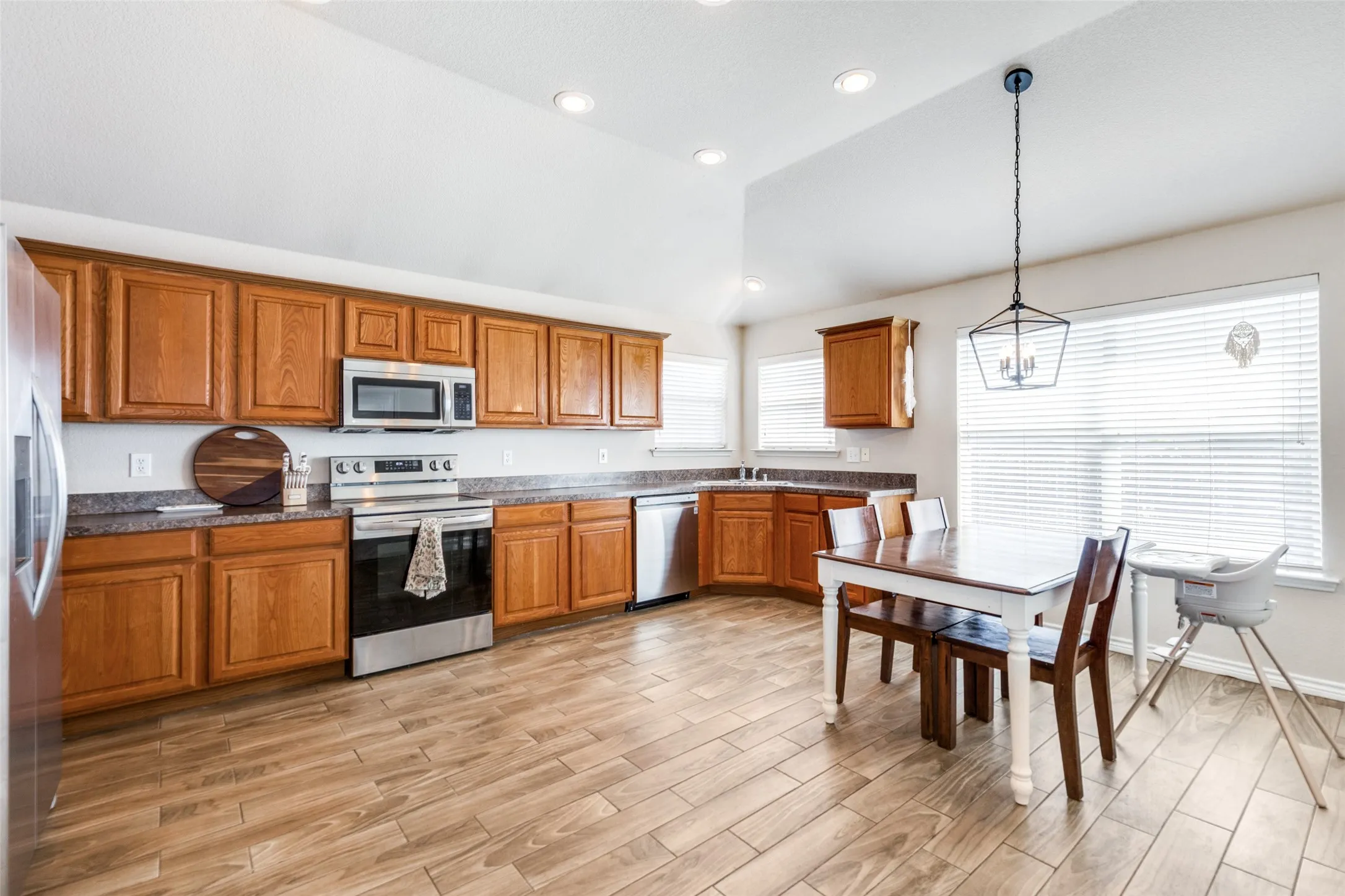 Single Family Residence For Sale in Tarrant County , 14216 Tijuana Trail, Fort Worth, Texas 76052, 3 Bedrooms, 2 Bathrooms, 2 Garage spaces, 1,662 Sqft, built in 2006, Price $270,000, mls#21218326, Real Estate Agent in Fort Worth, Homes For Sale in Tarrant county, Homes For Sale in Fort Worth, Realtor in Fort Worth Texas, Real Estate Brokerage Independent Realty Texas, Luminita Cordes Realtor