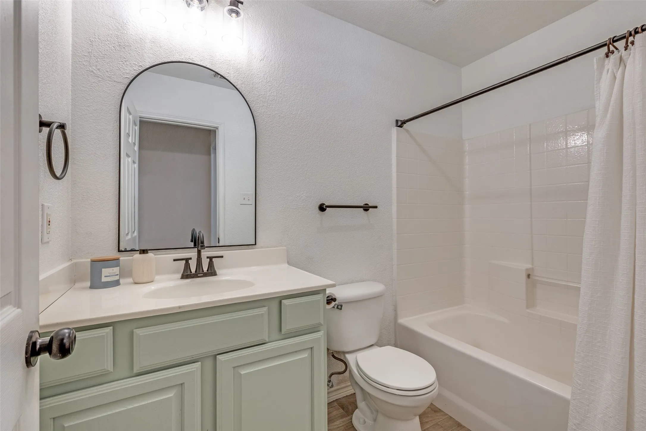 Single Family Residence For Sale in Tarrant County , 14216 Tijuana Trail, Fort Worth, Texas 76052, 3 Bedrooms, 2 Bathrooms, 2 Garage spaces, 1,662 Sqft, built in 2006, Price $270,000, mls#21218326, Real Estate Agent in Fort Worth, Homes For Sale in Tarrant county, Homes For Sale in Fort Worth, Realtor in Fort Worth Texas, Real Estate Brokerage Independent Realty Texas, Luminita Cordes Realtor