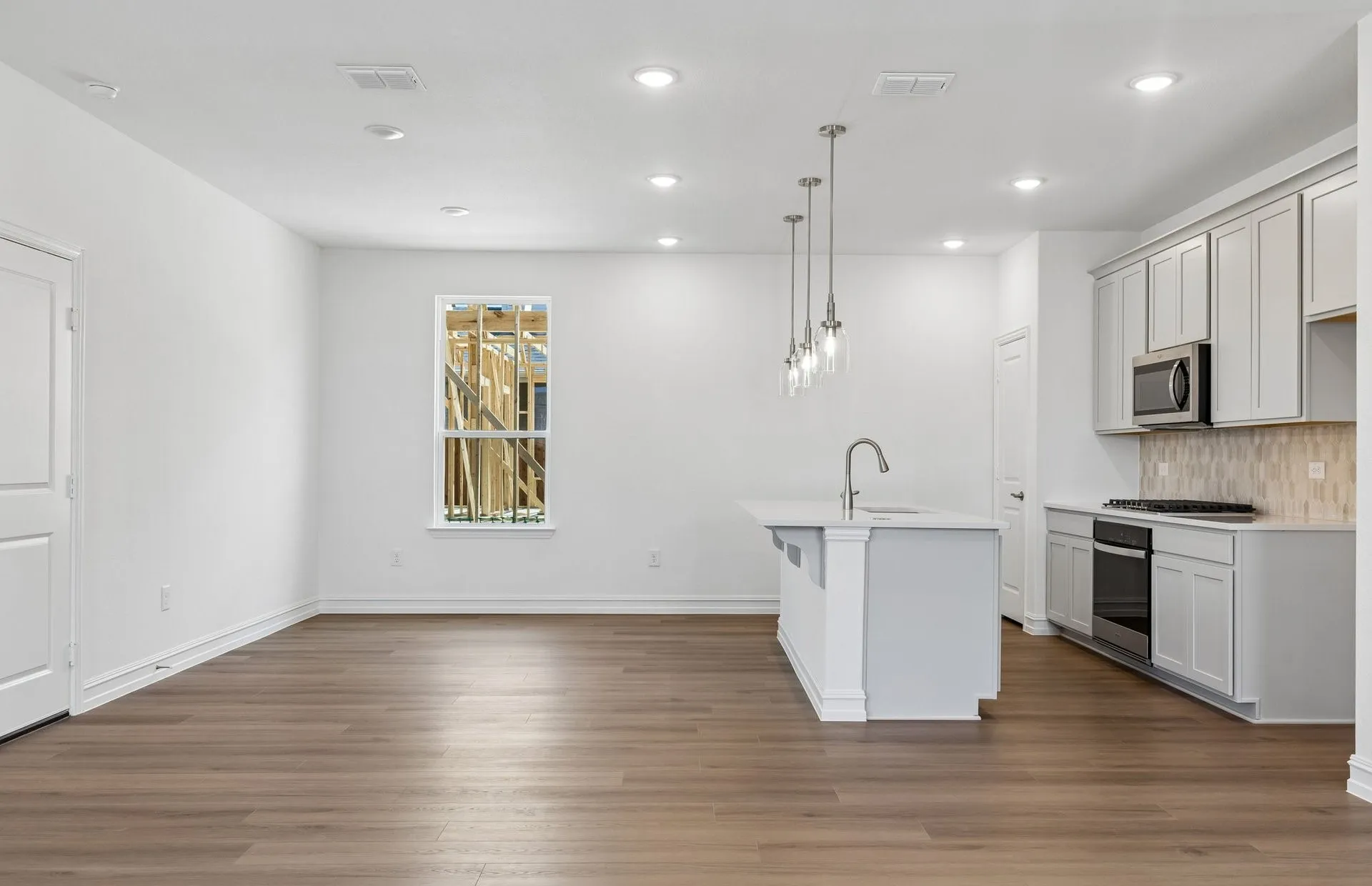 Pendent lighting in kitchen