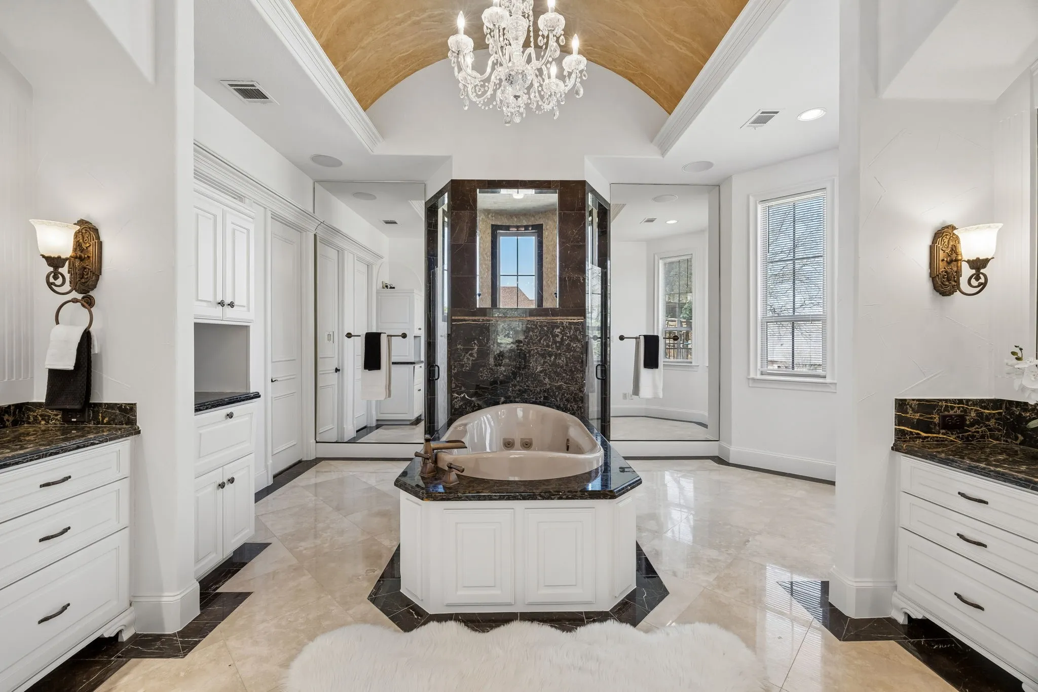 Single Family Residence For Sale in Tarrant County , 1613 Buckingham Drive, Keller, Texas 76262, 5 Bedroom, 7 Bathroom, 4 Garage spaces, 6,353 Sqft, built in 2007, Preowned, mls#21215245, Real Estate Agent in Keller, Homes For Sale in Tarrant county, Homes For Sale in Keller, Realtor in Keller Texas, Real Estate Brokerage Independent Realty Texas, Luminita Cordes Realtor