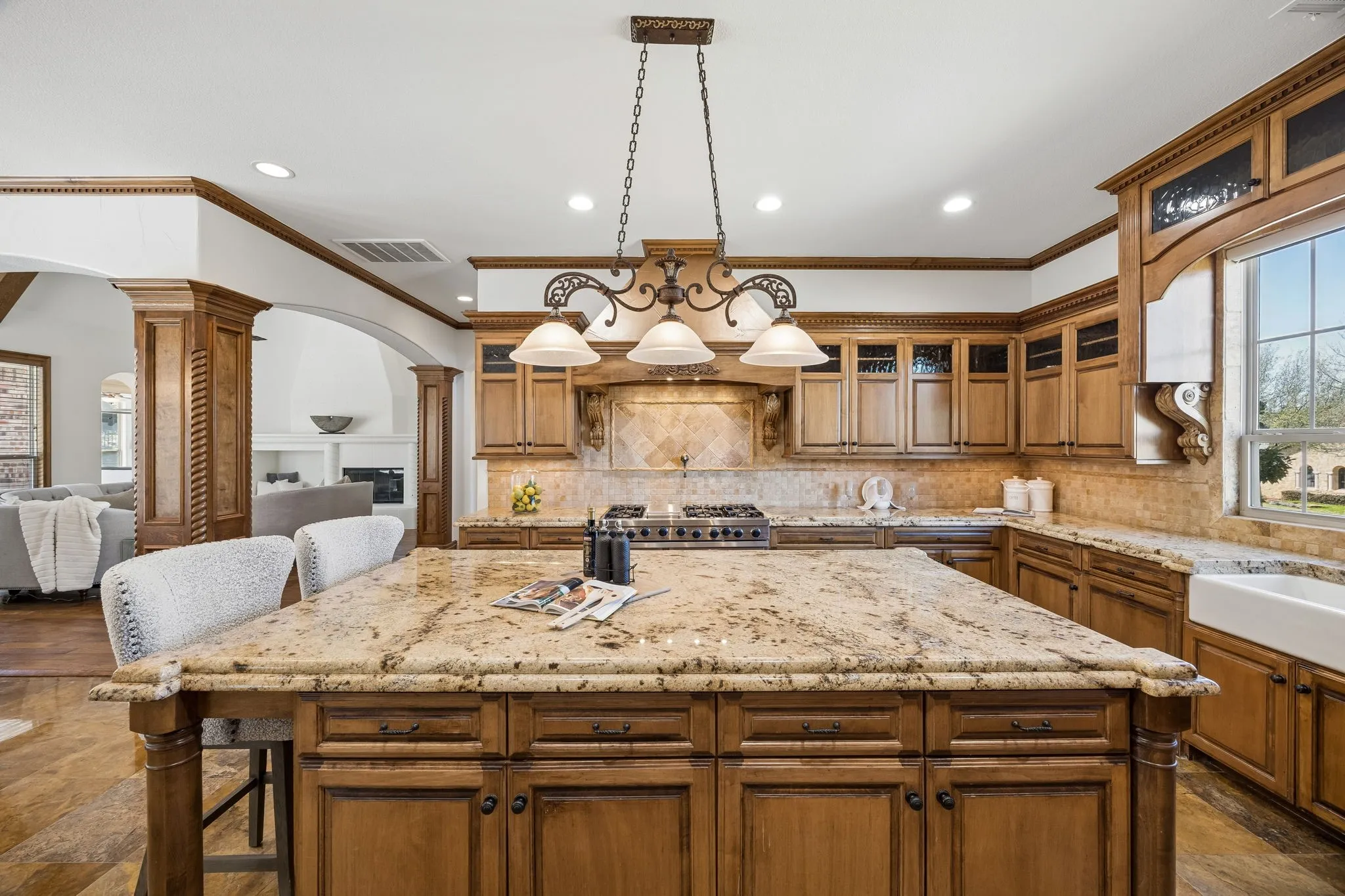 Single Family Residence For Sale in Tarrant County , 1613 Buckingham Drive, Keller, Texas 76262, 5 Bedroom, 7 Bathroom, 4 Garage spaces, 6,353 Sqft, built in 2007, Preowned, mls#21215245, Real Estate Agent in Keller, Homes For Sale in Tarrant county, Homes For Sale in Keller, Realtor in Keller Texas, Real Estate Brokerage Independent Realty Texas, Luminita Cordes Realtor