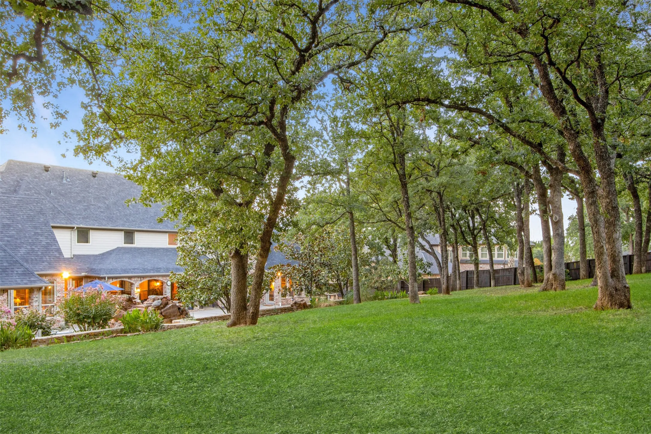 Single Family Residence For Sale in Tarrant County , 1613 Buckingham Drive, Keller, Texas 76262, 5 Bedroom, 7 Bathroom, 4 Garage spaces, 6,353 Sqft, built in 2007, Preowned, mls#21215245, Real Estate Agent in Keller, Homes For Sale in Tarrant county, Homes For Sale in Keller, Realtor in Keller Texas, Real Estate Brokerage Independent Realty Texas, Luminita Cordes Realtor