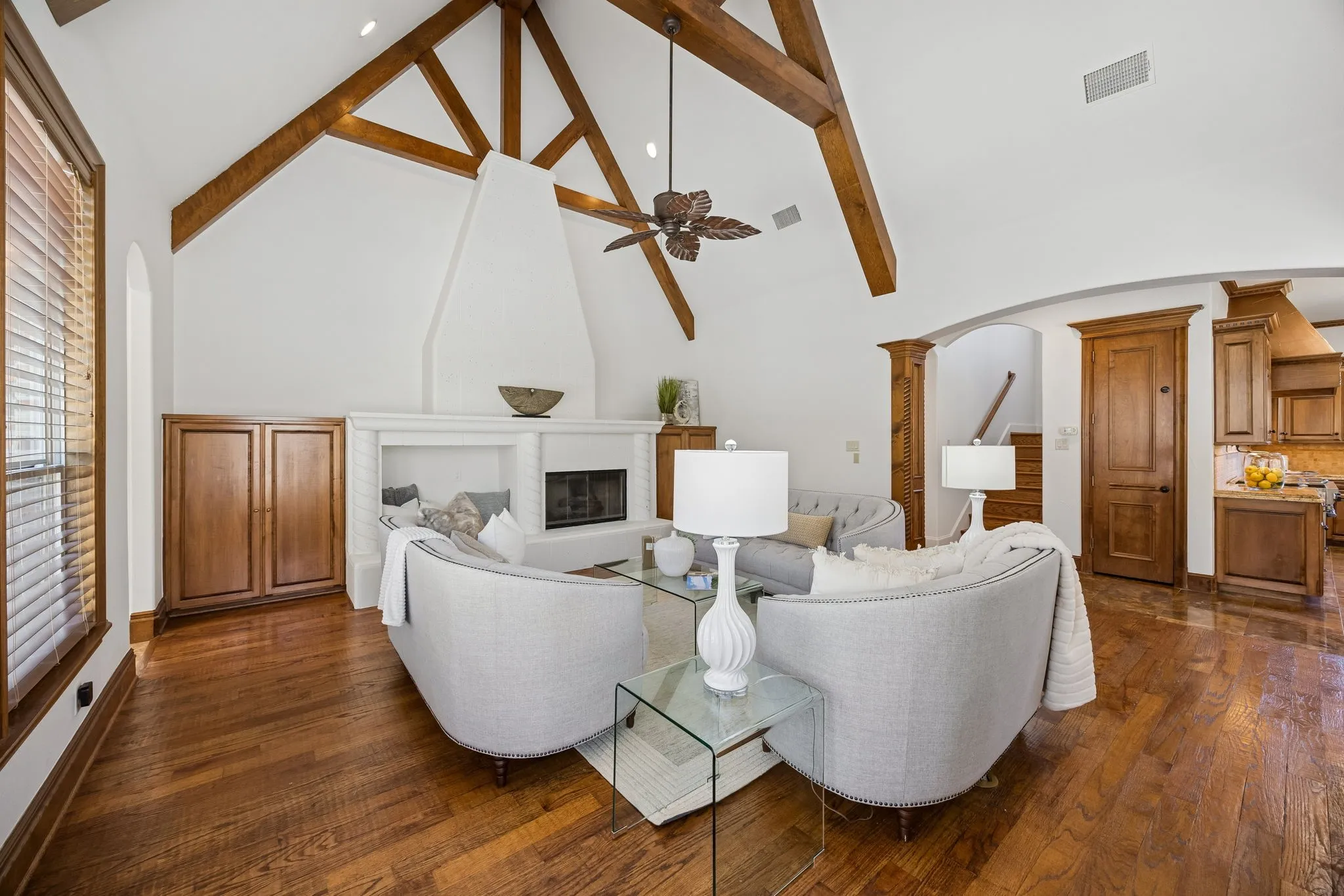 Single Family Residence For Sale in Tarrant County , 1613 Buckingham Drive, Keller, Texas 76262, 5 Bedroom, 7 Bathroom, 4 Garage spaces, 6,353 Sqft, built in 2007, Preowned, mls#21215245, Real Estate Agent in Keller, Homes For Sale in Tarrant county, Homes For Sale in Keller, Realtor in Keller Texas, Real Estate Brokerage Independent Realty Texas, Luminita Cordes Realtor