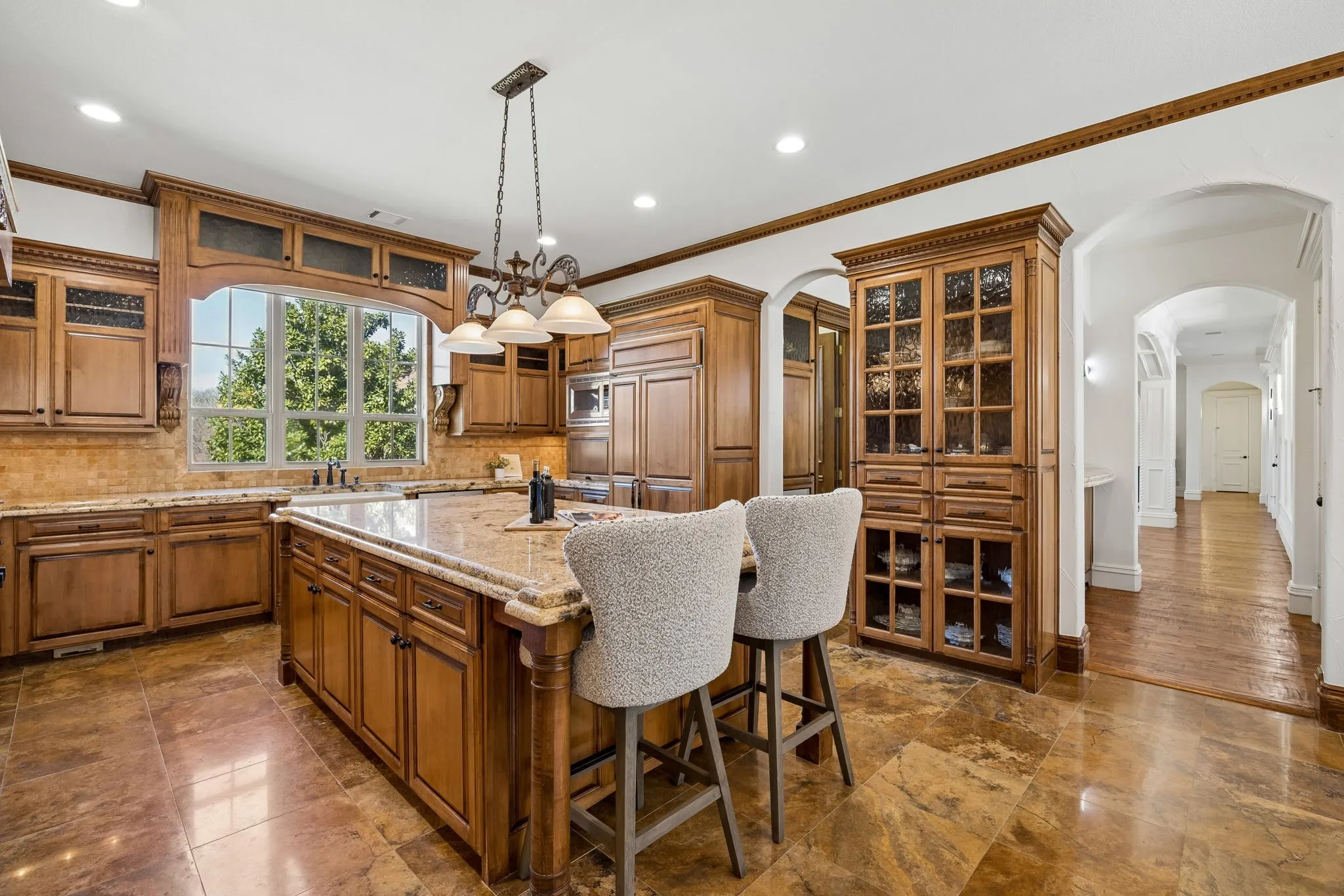 Single Family Residence For Sale in Tarrant County , 1613 Buckingham Drive, Keller, Texas 76262, 5 Bedroom, 7 Bathroom, 4 Garage spaces, 6,353 Sqft, built in 2007, Preowned, mls#21215245, Real Estate Agent in Keller, Homes For Sale in Tarrant county, Homes For Sale in Keller, Realtor in Keller Texas, Real Estate Brokerage Independent Realty Texas, Luminita Cordes Realtor