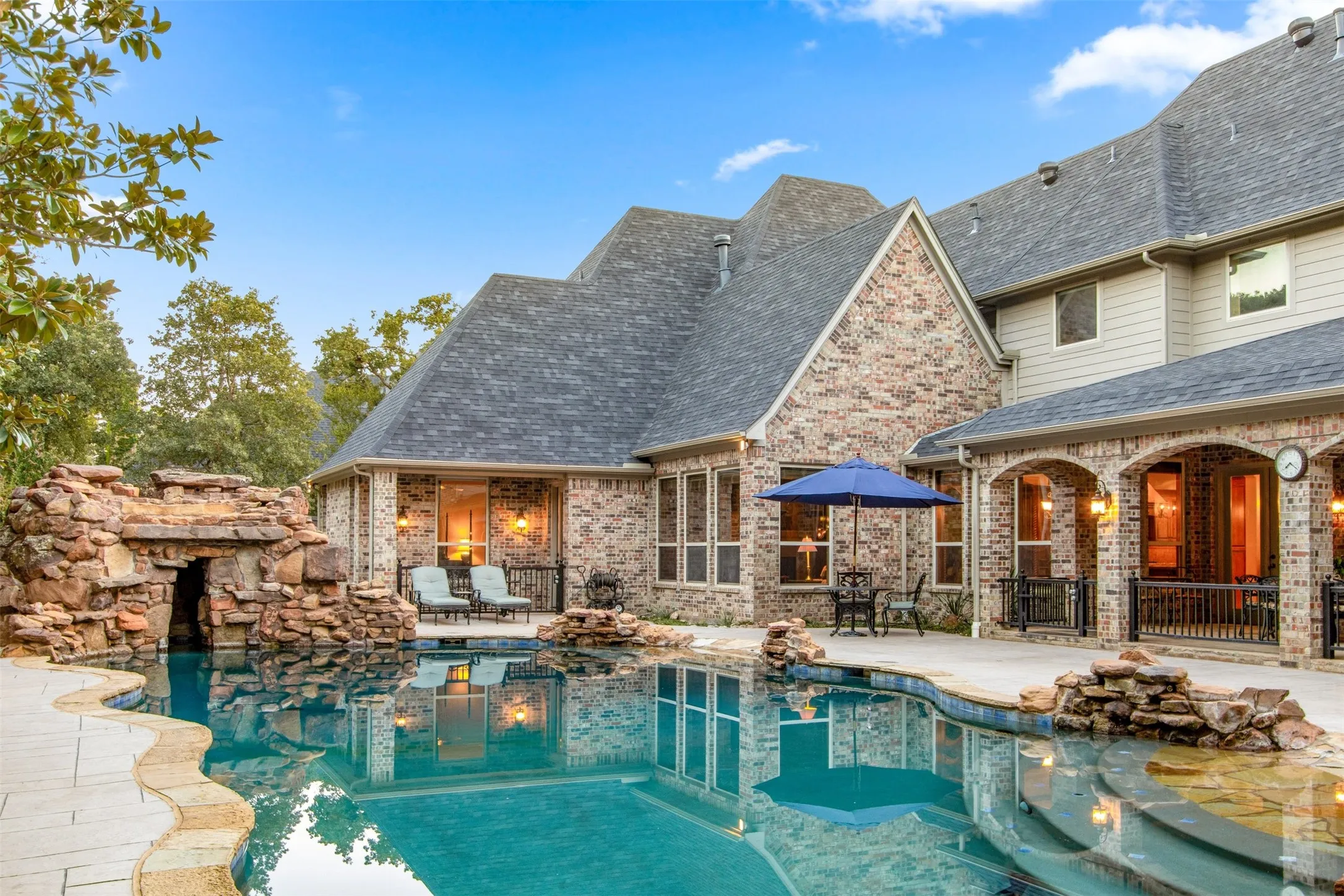 Single Family Residence For Sale in Tarrant County , 1613 Buckingham Drive, Keller, Texas 76262, 5 Bedroom, 7 Bathroom, 4 Garage spaces, 6,353 Sqft, built in 2007, Preowned, mls#21215245, Real Estate Agent in Keller, Homes For Sale in Tarrant county, Homes For Sale in Keller, Realtor in Keller Texas, Real Estate Brokerage Independent Realty Texas, Luminita Cordes Realtor