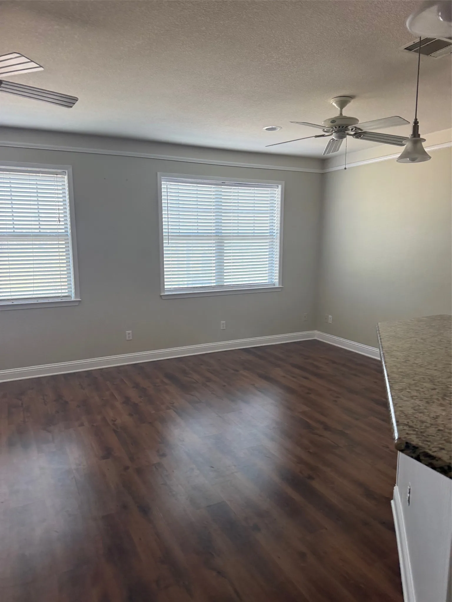 Retail For Sale in Ellis County , 213 S State Highway 342, Red Oak, Texas 75154, 0, 0, Garage spaces, 0 Sqft, built in 2007, Preowned, mls#21218420, Real Estate Agent in Red Oak, Homes For Sale in Ellis county, Homes For Sale in Red Oak, Realtor in Red Oak Texas, Real Estate Brokerage Independent Realty Texas, Luminita Cordes Realtor