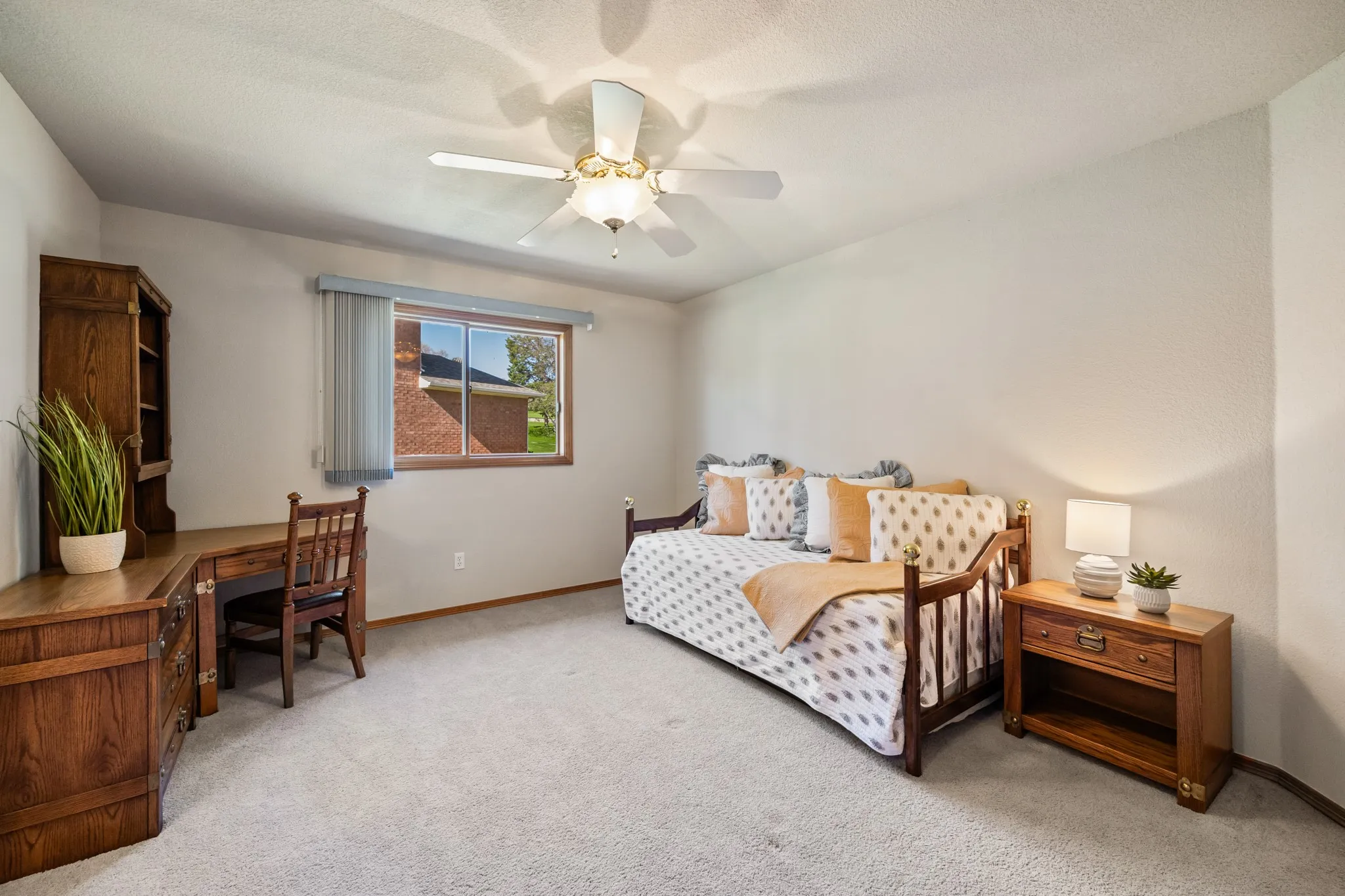 Single Family Residence For Sale in Rockwall County , 314 Harbor Landing Drive, Rockwall, Texas 75032, 3 Bedroom, 3 Bathroom, 2 Garage spaces, 3,383 Sqft, built in 1996, mls#21216518, Real Estate Agent in Rockwall, Homes For Sale in Rockwall county, Homes For Sale in Rockwall, Realtor in Rockwall Texas, Real Estate Brokerage Independent Realty Texas, Luminita Cordes Realtor
