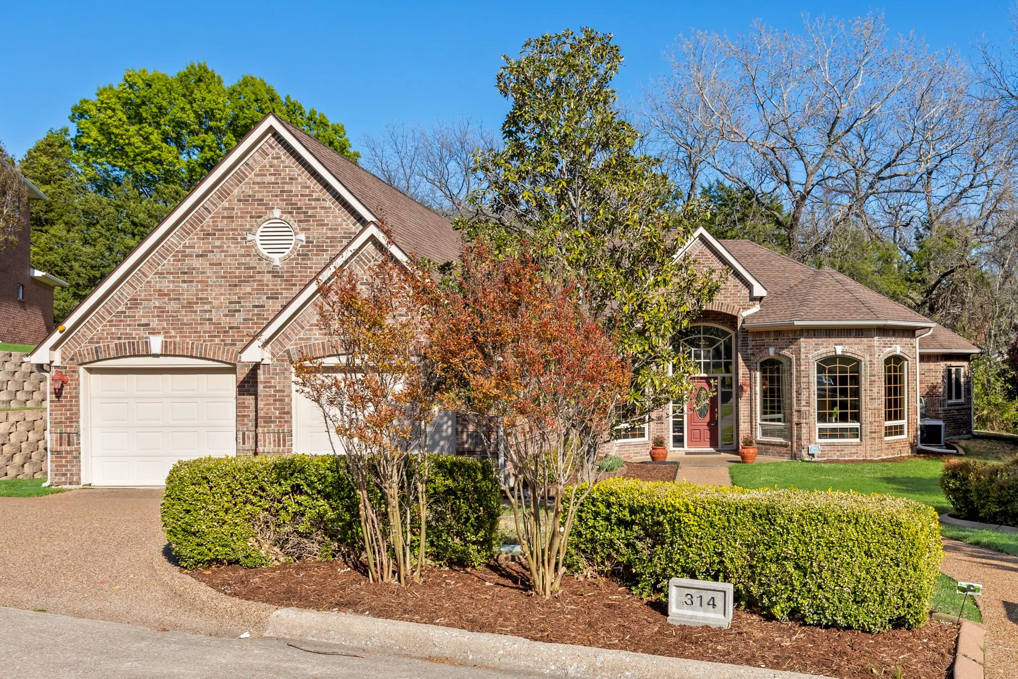 Single Family Residence For Sale in Rockwall County , 314 Harbor Landing Drive, Rockwall, Texas 75032, 3 Bedroom, 3 Bathroom, 2 Garage spaces, 3,383 Sqft, built in 1996, mls#21216518, Real Estate Agent in Rockwall, Homes For Sale in Rockwall county, Homes For Sale in Rockwall, Realtor in Rockwall Texas, Real Estate Brokerage Independent Realty Texas, Luminita Cordes Realtor