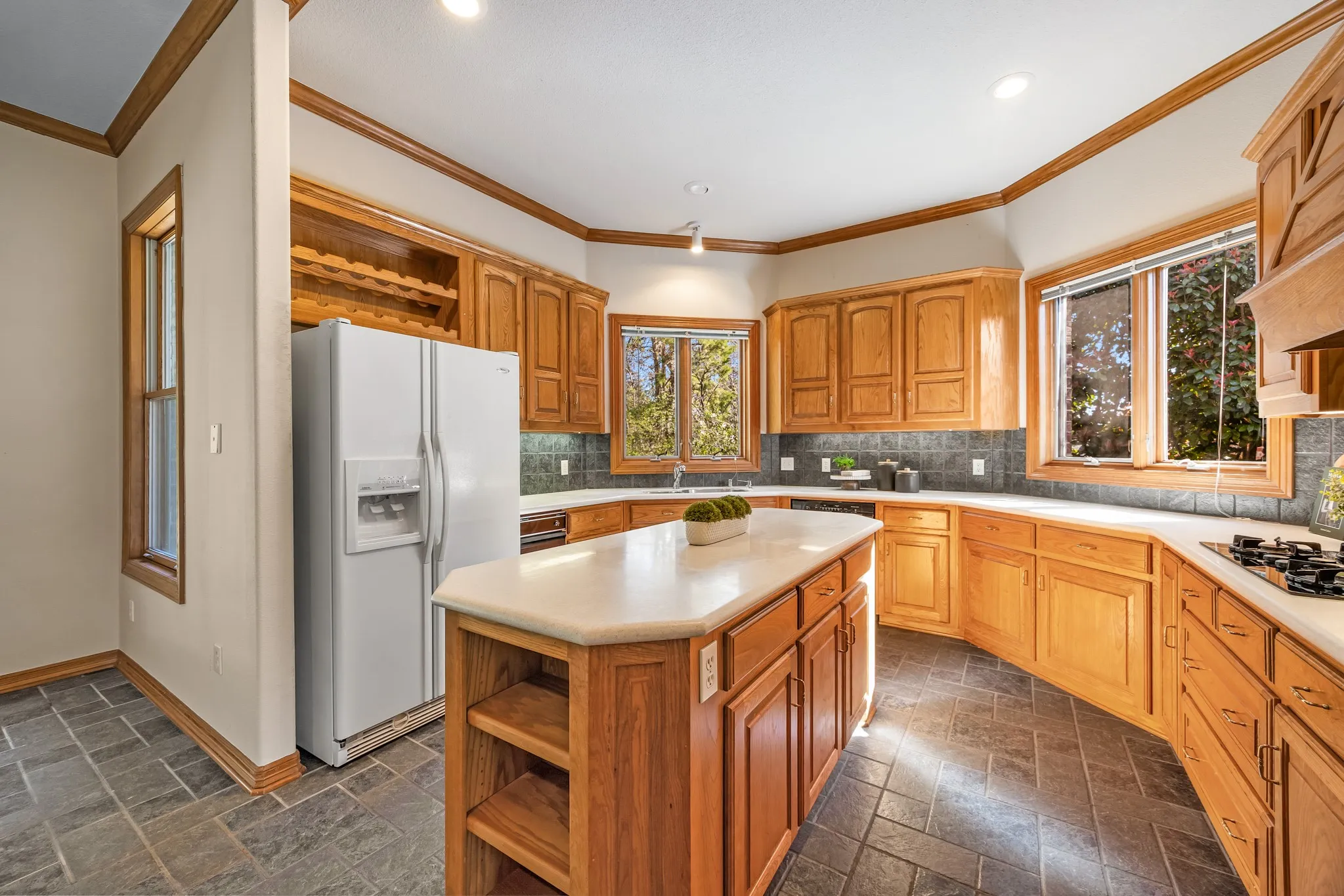 Single Family Residence For Sale in Rockwall County , 314 Harbor Landing Drive, Rockwall, Texas 75032, 3 Bedroom, 3 Bathroom, 2 Garage spaces, 3,383 Sqft, built in 1996, mls#21216518, Real Estate Agent in Rockwall, Homes For Sale in Rockwall county, Homes For Sale in Rockwall, Realtor in Rockwall Texas, Real Estate Brokerage Independent Realty Texas, Luminita Cordes Realtor