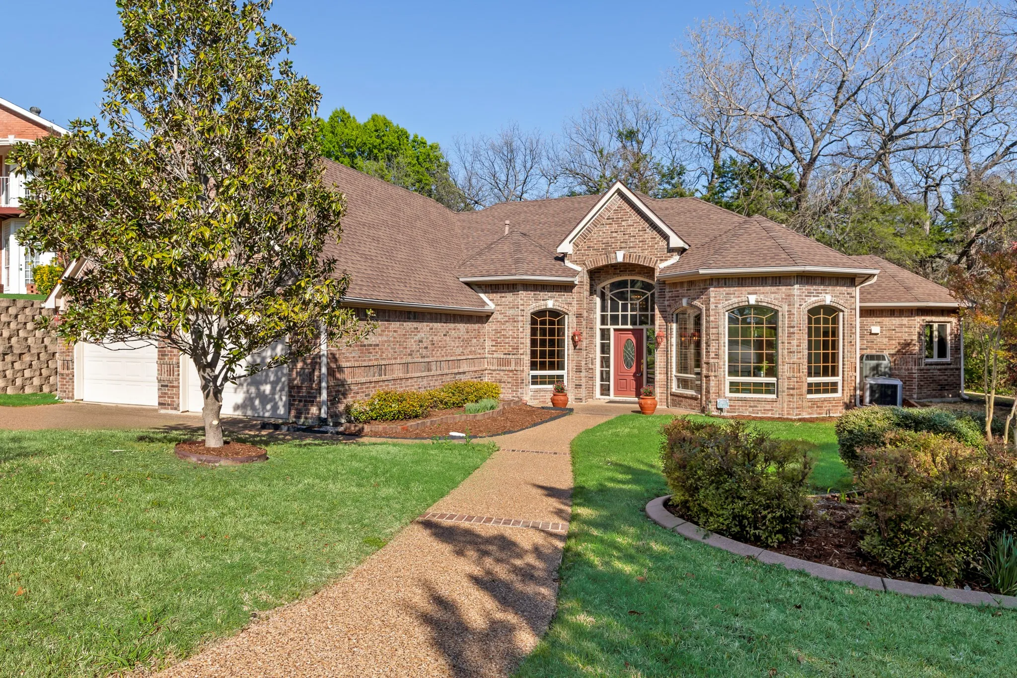 Single Family Residence For Sale in Rockwall County , 314 Harbor Landing Drive, Rockwall, Texas 75032, 3 Bedroom, 3 Bathroom, 2 Garage spaces, 3,383 Sqft, built in 1996, mls#21216518, Real Estate Agent in Rockwall, Homes For Sale in Rockwall county, Homes For Sale in Rockwall, Realtor in Rockwall Texas, Real Estate Brokerage Independent Realty Texas, Luminita Cordes Realtor