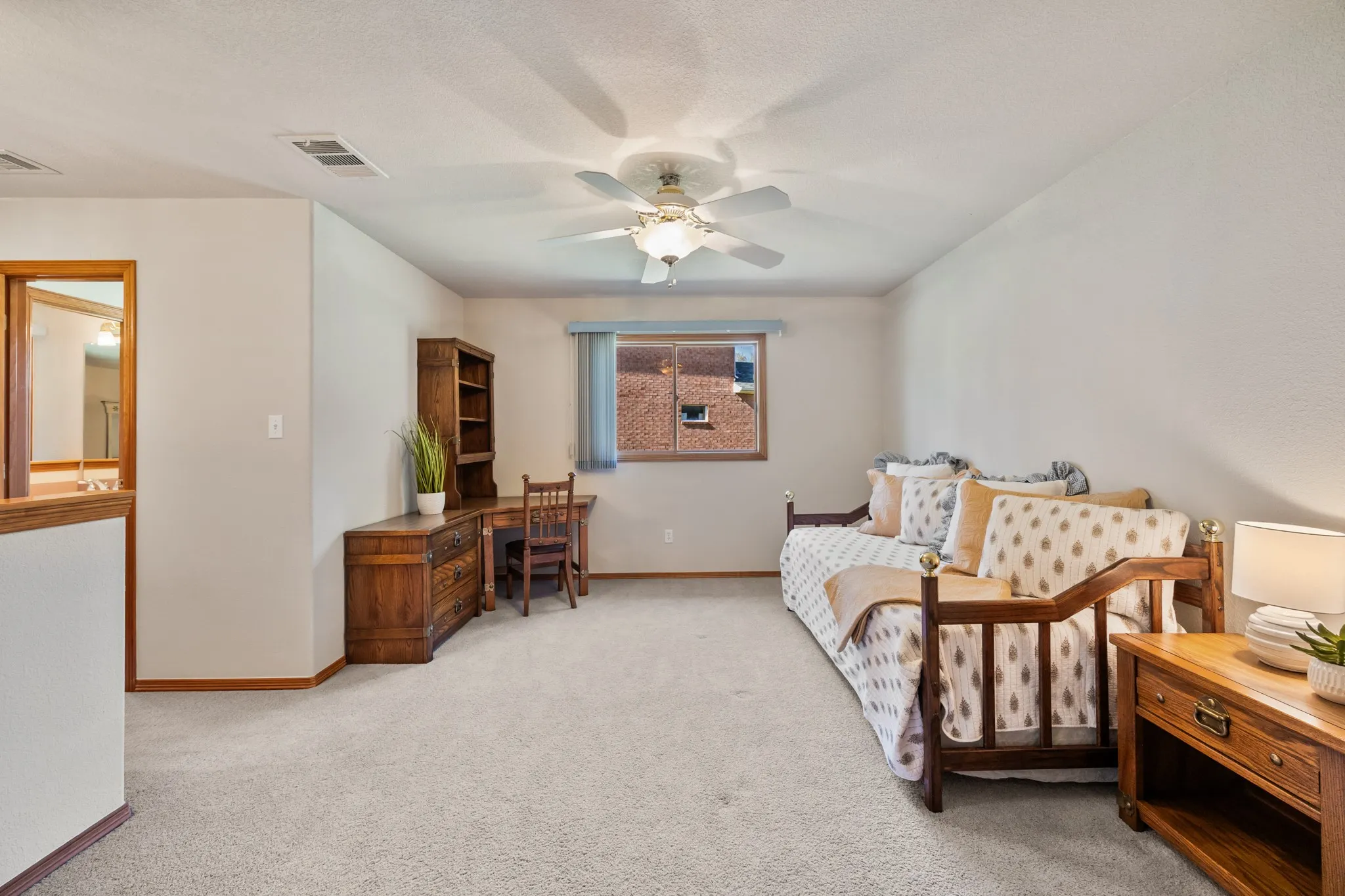 Single Family Residence For Sale in Rockwall County , 314 Harbor Landing Drive, Rockwall, Texas 75032, 3 Bedroom, 3 Bathroom, 2 Garage spaces, 3,383 Sqft, built in 1996, mls#21216518, Real Estate Agent in Rockwall, Homes For Sale in Rockwall county, Homes For Sale in Rockwall, Realtor in Rockwall Texas, Real Estate Brokerage Independent Realty Texas, Luminita Cordes Realtor