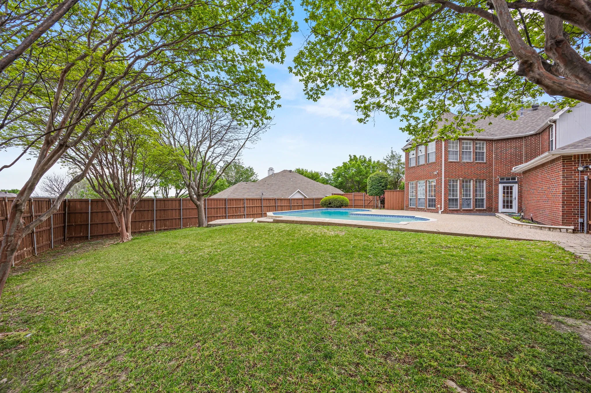 Single Family Residence For Sale in Dallas County , 5105 Gulfport Drive, Rowlett, Texas 75088, 5 Bedroom, 3 Bathroom, 2 Garage spaces, 2,832 Sqft, built in 1995, mls#21217186, Real Estate Agent in Rowlett, Homes For Sale in Dallas county, Homes For Sale in Rowlett, Realtor in Rowlett Texas, Real Estate Brokerage Independent Realty Texas, Luminita Cordes Realtor