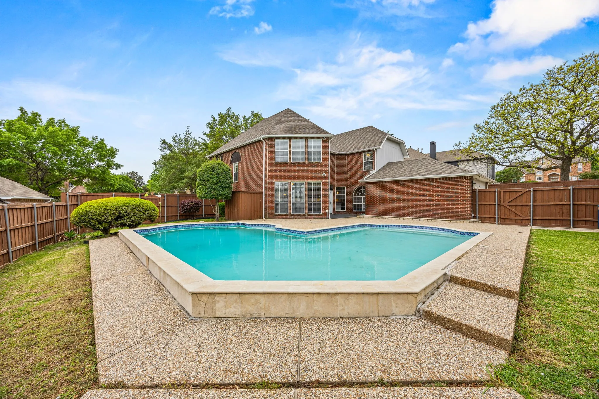 Single Family Residence For Sale in Dallas County , 5105 Gulfport Drive, Rowlett, Texas 75088, 5 Bedroom, 3 Bathroom, 2 Garage spaces, 2,832 Sqft, built in 1995, mls#21217186, Real Estate Agent in Rowlett, Homes For Sale in Dallas county, Homes For Sale in Rowlett, Realtor in Rowlett Texas, Real Estate Brokerage Independent Realty Texas, Luminita Cordes Realtor