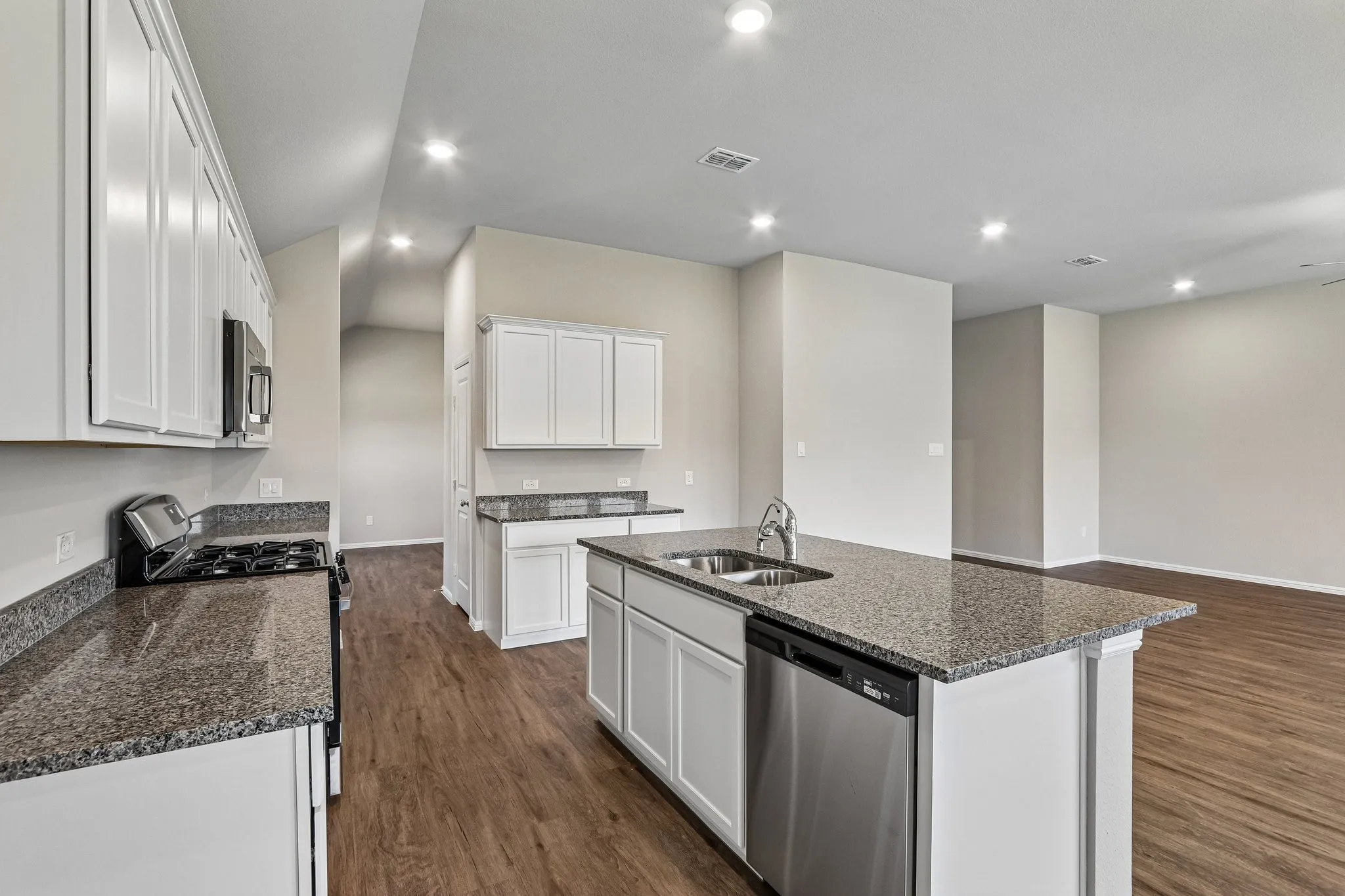 Single Family Residence For Sale in Denton County , 3300 Royal Forest Drive, Denton, Texas 76208, 4 Bedroom, 3 Bathroom, 2 Garage spaces, 2,714 Sqft, built in 2026, New Construction - Incomplete, mls#21198304, Real Estate Agent in Denton, Homes For Sale in Denton county, Homes For Sale in Denton, Realtor in Denton Texas, Real Estate Brokerage Independent Realty Texas, Luminita Cordes Realtor