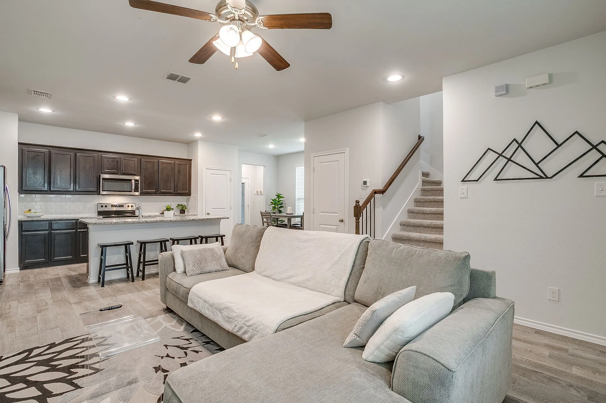 Townhouse For Sale in Tarrant County , 440 Milverton Drive, Fort Worth, Texas 76036, 4 Bedroom, 3 Bathroom, 2 Garage spaces, 1,924 Sqft, built in 2020, Preowned, mls#21195353, Real Estate Agent in Fort Worth, Homes For Sale in Tarrant county, Homes For Sale in Fort Worth, Realtor in Fort Worth Texas, Real Estate Brokerage Independent Realty Texas, Luminita Cordes Realtor