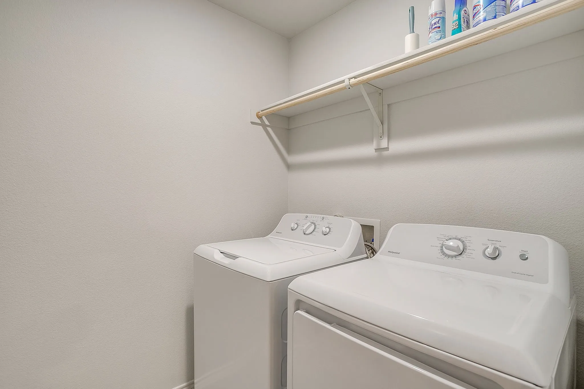Townhouse For Sale in Tarrant County , 440 Milverton Drive, Fort Worth, Texas 76036, 4 Bedroom, 3 Bathroom, 2 Garage spaces, 1,924 Sqft, built in 2020, Preowned, mls#21195353, Real Estate Agent in Fort Worth, Homes For Sale in Tarrant county, Homes For Sale in Fort Worth, Realtor in Fort Worth Texas, Real Estate Brokerage Independent Realty Texas, Luminita Cordes Realtor