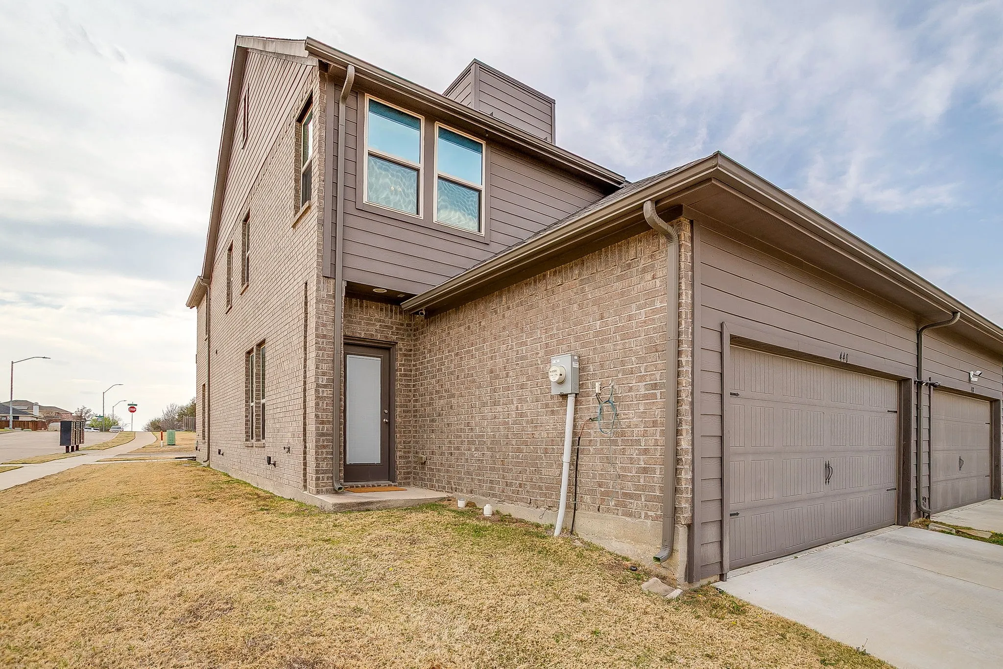 Townhouse For Sale in Tarrant County , 440 Milverton Drive, Fort Worth, Texas 76036, 4 Bedroom, 3 Bathroom, 2 Garage spaces, 1,924 Sqft, built in 2020, Preowned, mls#21195353, Real Estate Agent in Fort Worth, Homes For Sale in Tarrant county, Homes For Sale in Fort Worth, Realtor in Fort Worth Texas, Real Estate Brokerage Independent Realty Texas, Luminita Cordes Realtor