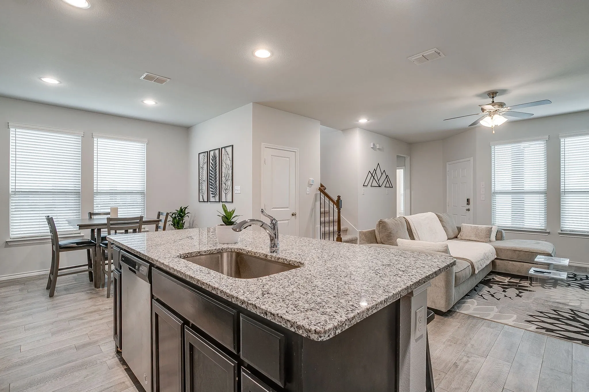 Townhouse For Sale in Tarrant County , 440 Milverton Drive, Fort Worth, Texas 76036, 4 Bedroom, 3 Bathroom, 2 Garage spaces, 1,924 Sqft, built in 2020, Preowned, mls#21195353, Real Estate Agent in Fort Worth, Homes For Sale in Tarrant county, Homes For Sale in Fort Worth, Realtor in Fort Worth Texas, Real Estate Brokerage Independent Realty Texas, Luminita Cordes Realtor