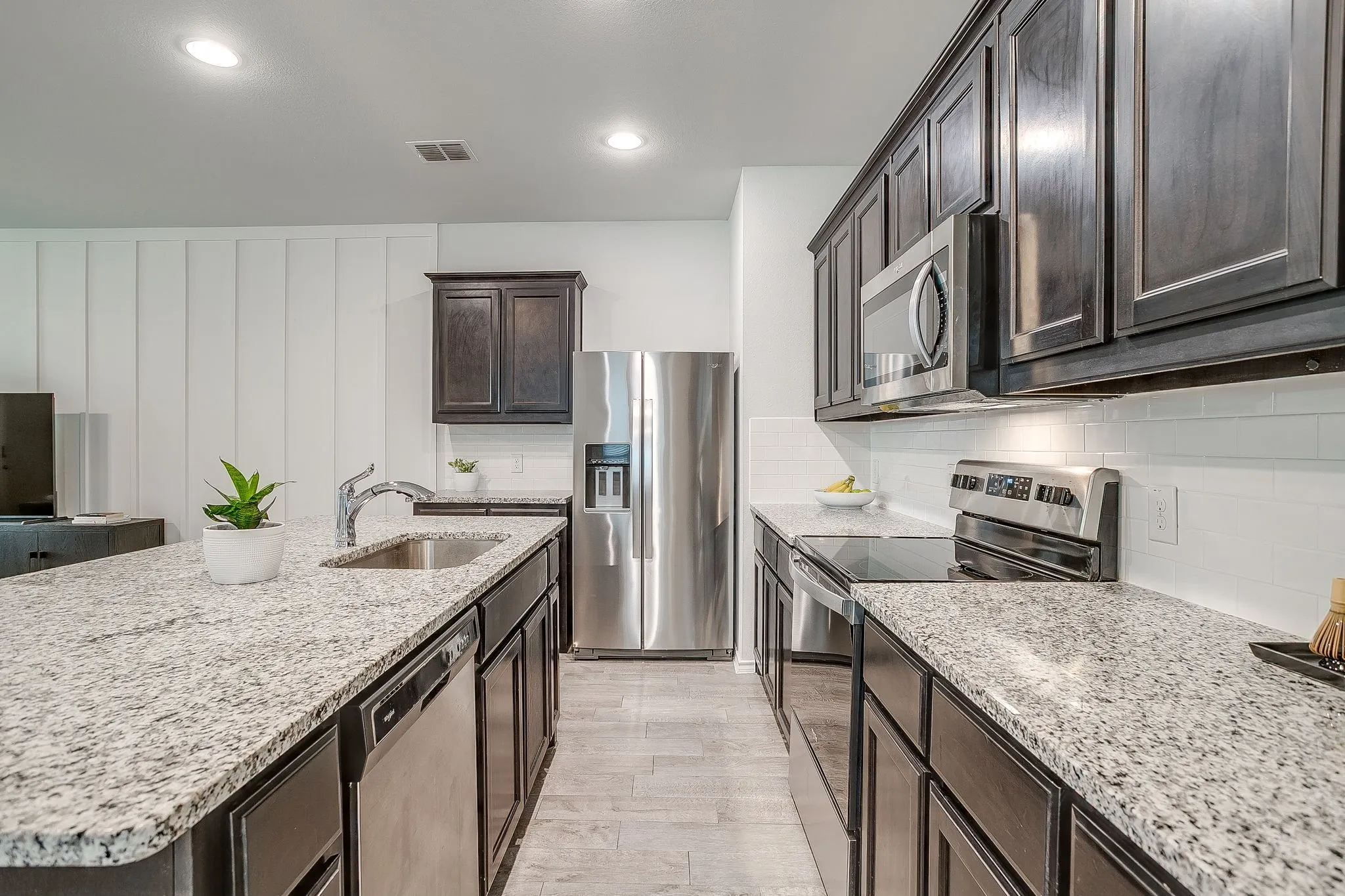 Townhouse For Sale in Tarrant County , 440 Milverton Drive, Fort Worth, Texas 76036, 4 Bedroom, 3 Bathroom, 2 Garage spaces, 1,924 Sqft, built in 2020, Preowned, mls#21195353, Real Estate Agent in Fort Worth, Homes For Sale in Tarrant county, Homes For Sale in Fort Worth, Realtor in Fort Worth Texas, Real Estate Brokerage Independent Realty Texas, Luminita Cordes Realtor