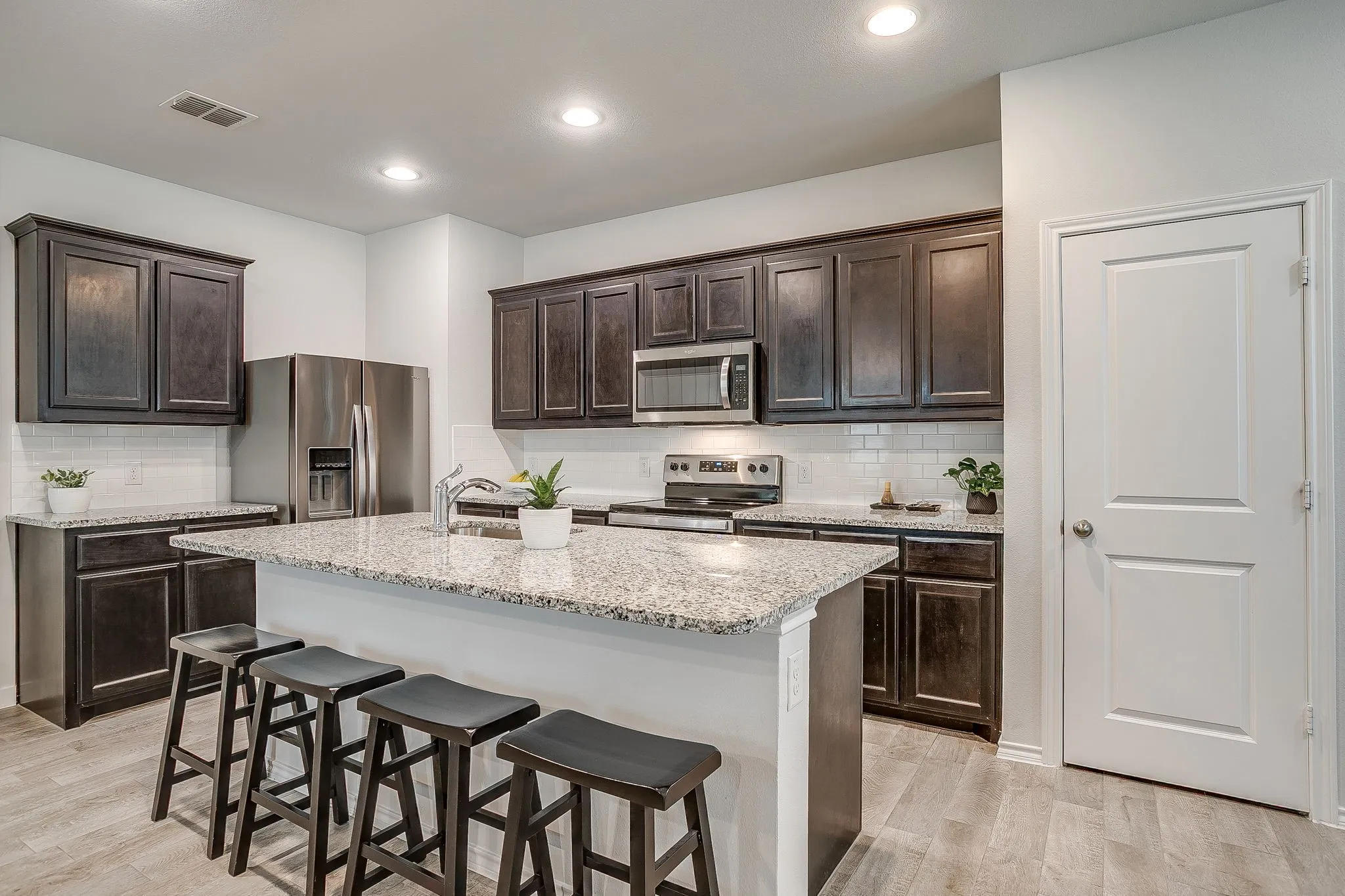 Townhouse For Sale in Tarrant County , 440 Milverton Drive, Fort Worth, Texas 76036, 4 Bedroom, 3 Bathroom, 2 Garage spaces, 1,924 Sqft, built in 2020, Preowned, mls#21195353, Real Estate Agent in Fort Worth, Homes For Sale in Tarrant county, Homes For Sale in Fort Worth, Realtor in Fort Worth Texas, Real Estate Brokerage Independent Realty Texas, Luminita Cordes Realtor