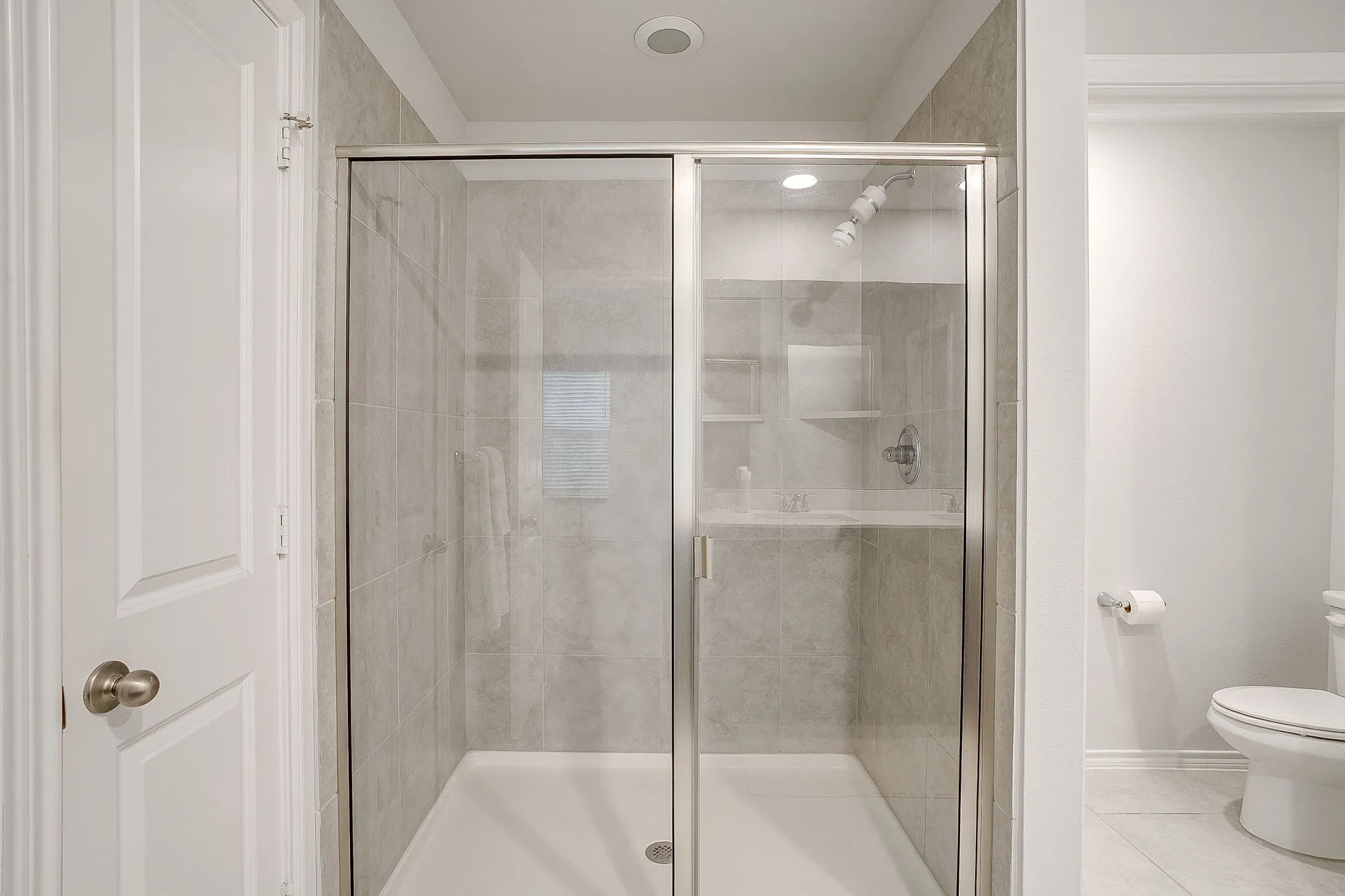Townhouse For Sale in Tarrant County , 440 Milverton Drive, Fort Worth, Texas 76036, 4 Bedroom, 3 Bathroom, 2 Garage spaces, 1,924 Sqft, built in 2020, Preowned, mls#21195353, Real Estate Agent in Fort Worth, Homes For Sale in Tarrant county, Homes For Sale in Fort Worth, Realtor in Fort Worth Texas, Real Estate Brokerage Independent Realty Texas, Luminita Cordes Realtor